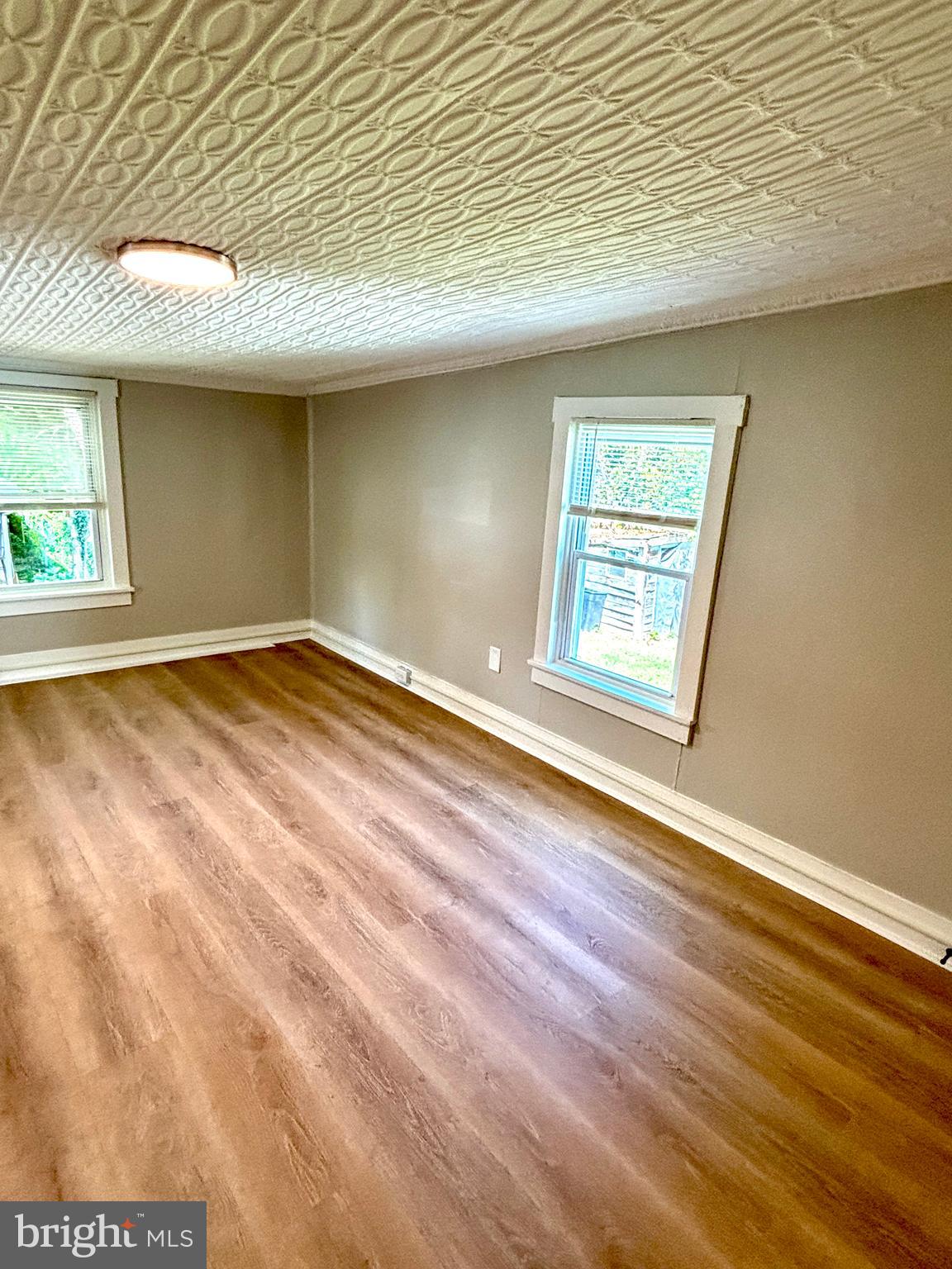 CHARLES TOWN - Residential Lease