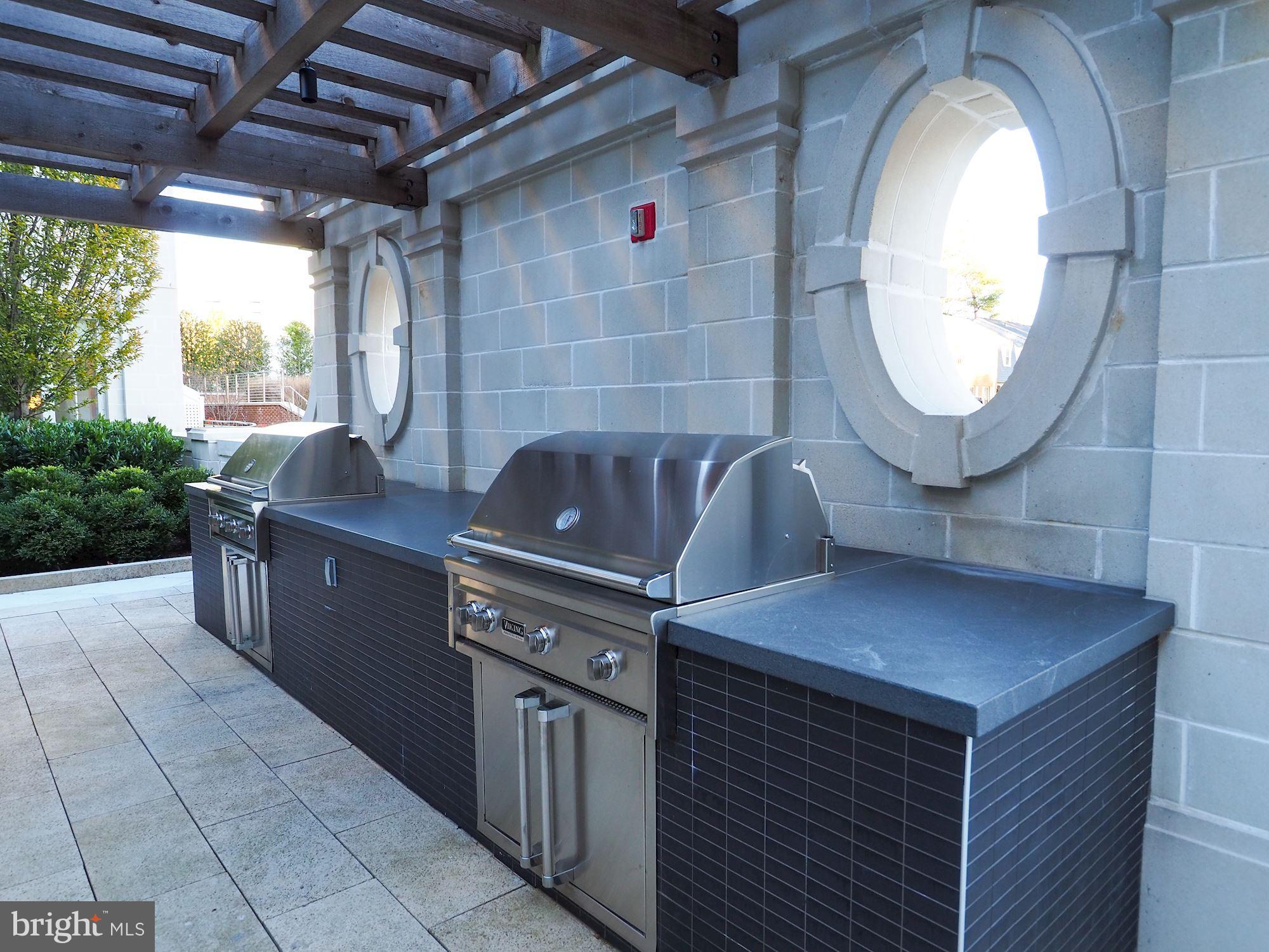 THE SIGNET - Residential