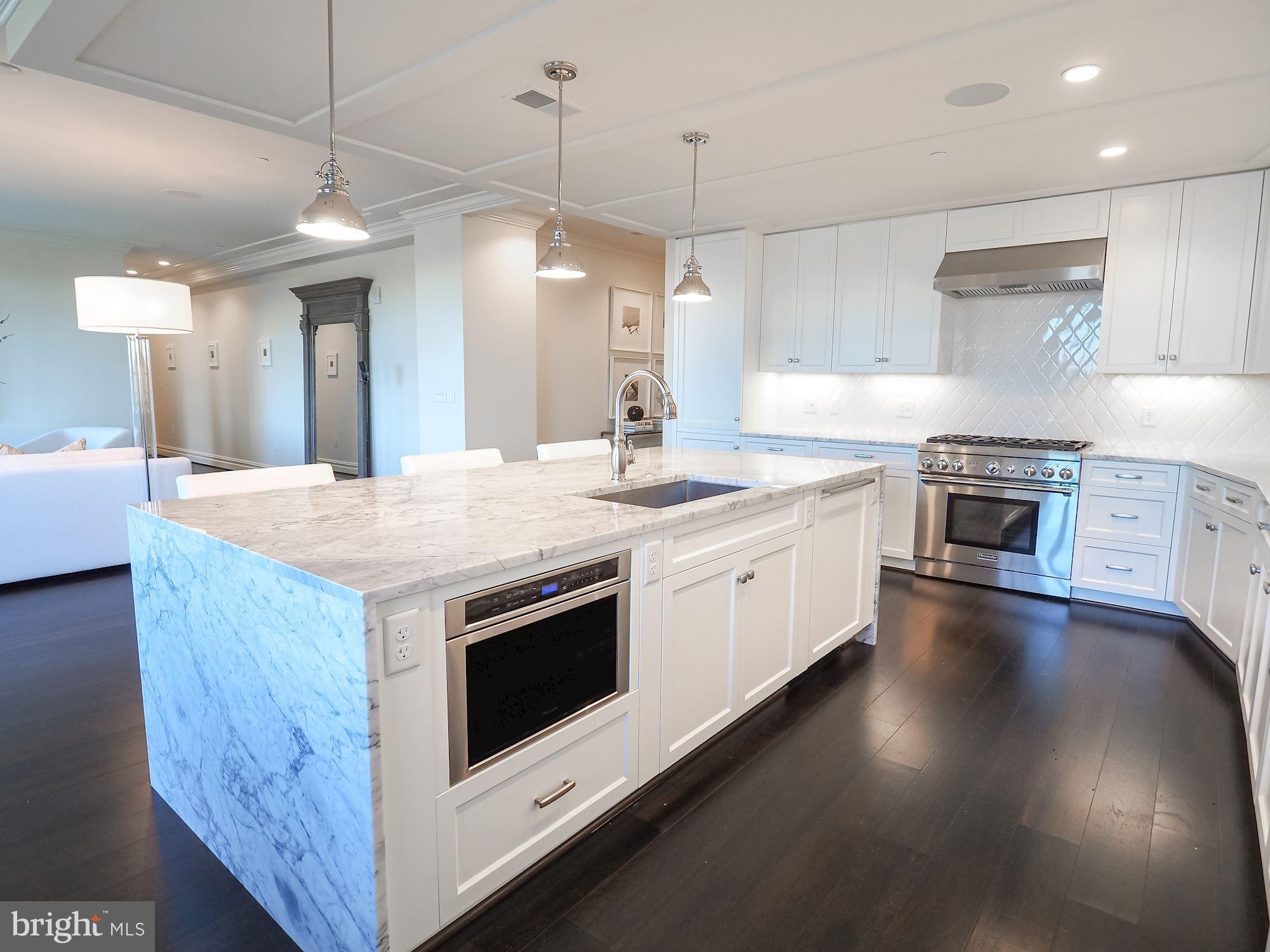 THE SIGNET - Residential