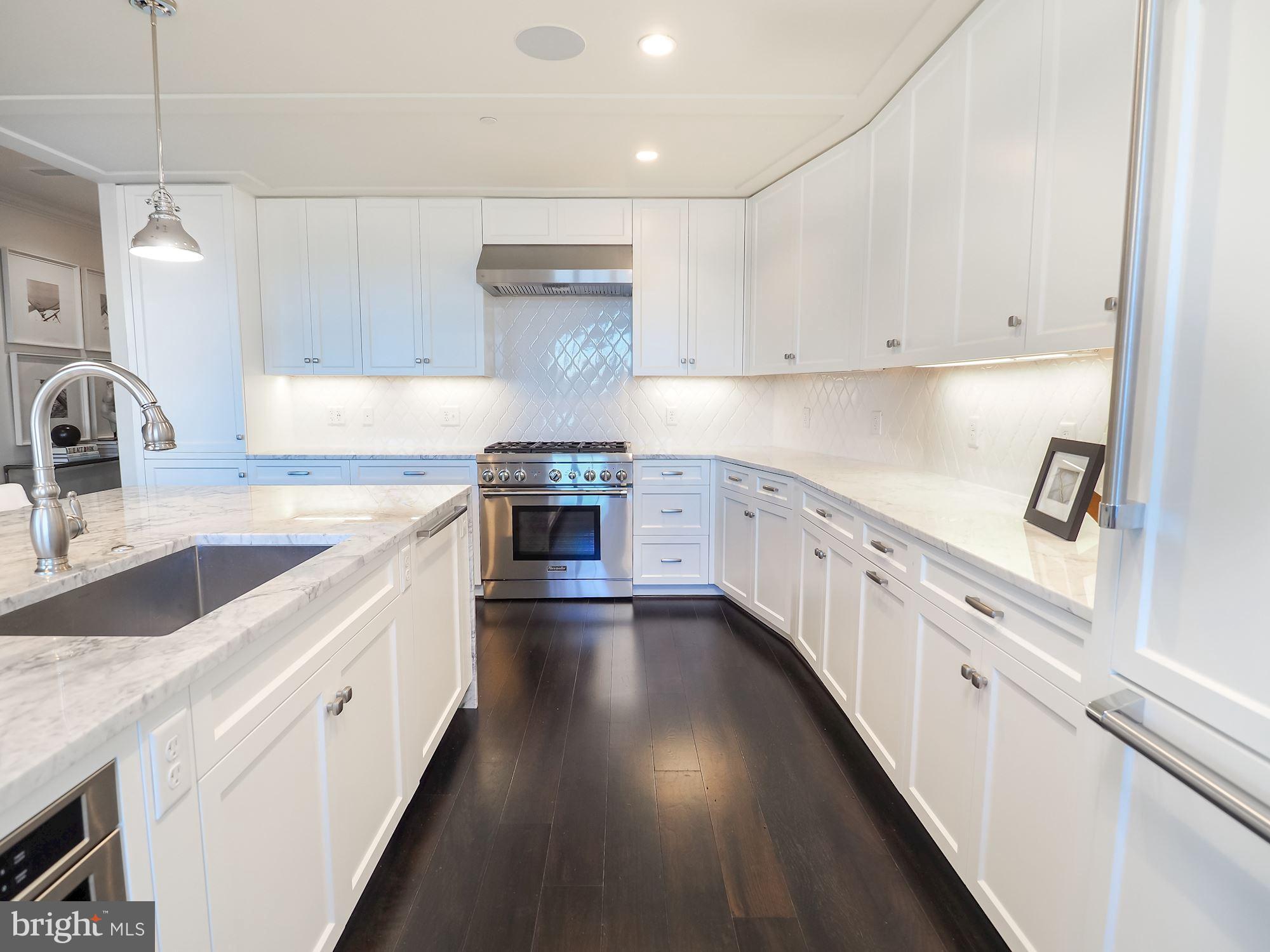 THE SIGNET - Residential