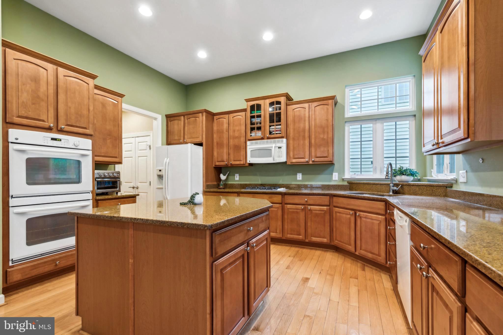 229 BOWEN COURT