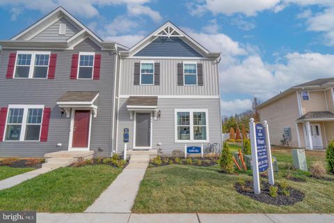 Photo of 37 Whitaker Court, MILLVILLE, NJ 08332 (MLS # NJCB2030010)