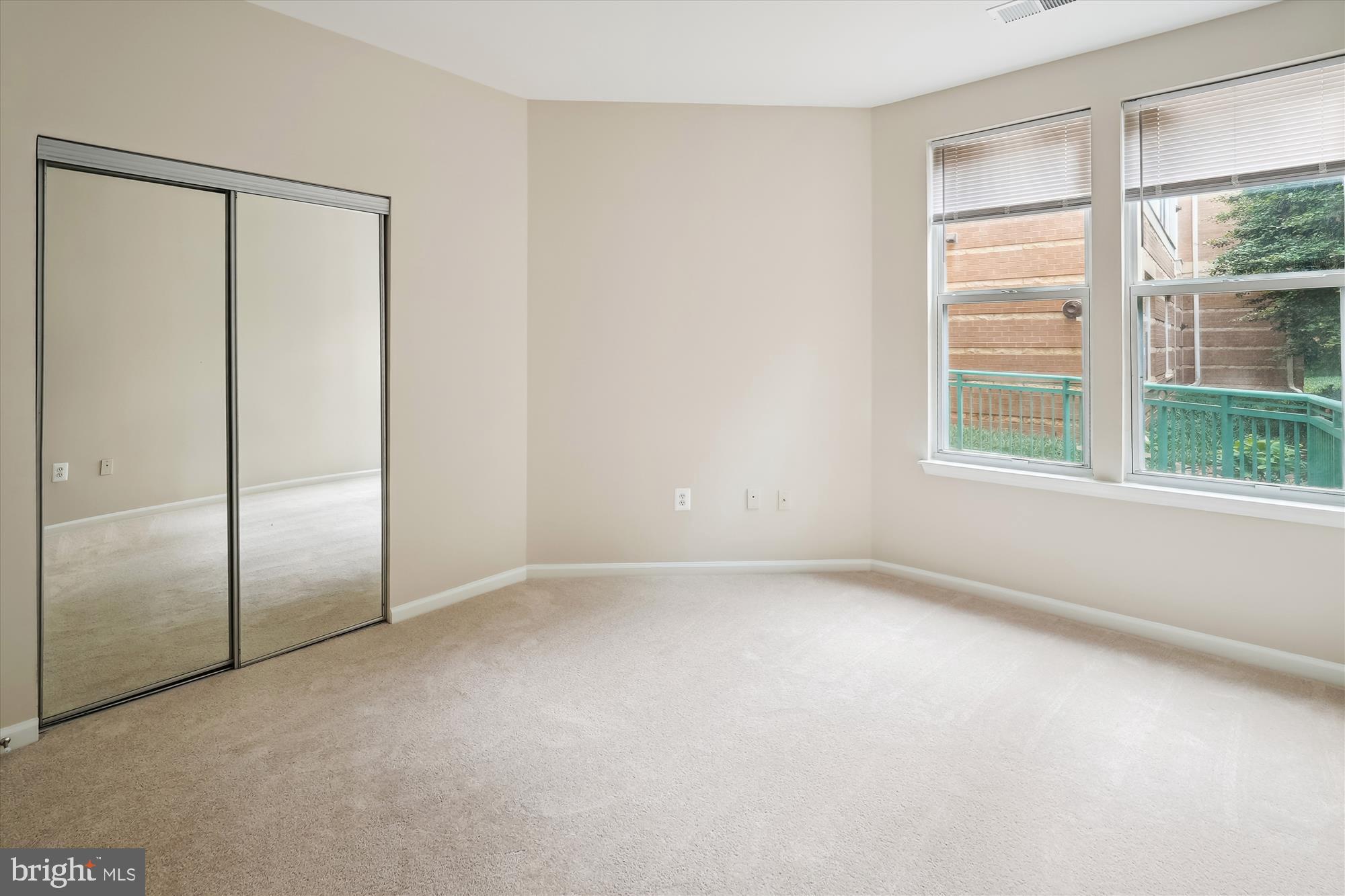 SAVOY AT RESTON TOWN CENTER - Residential