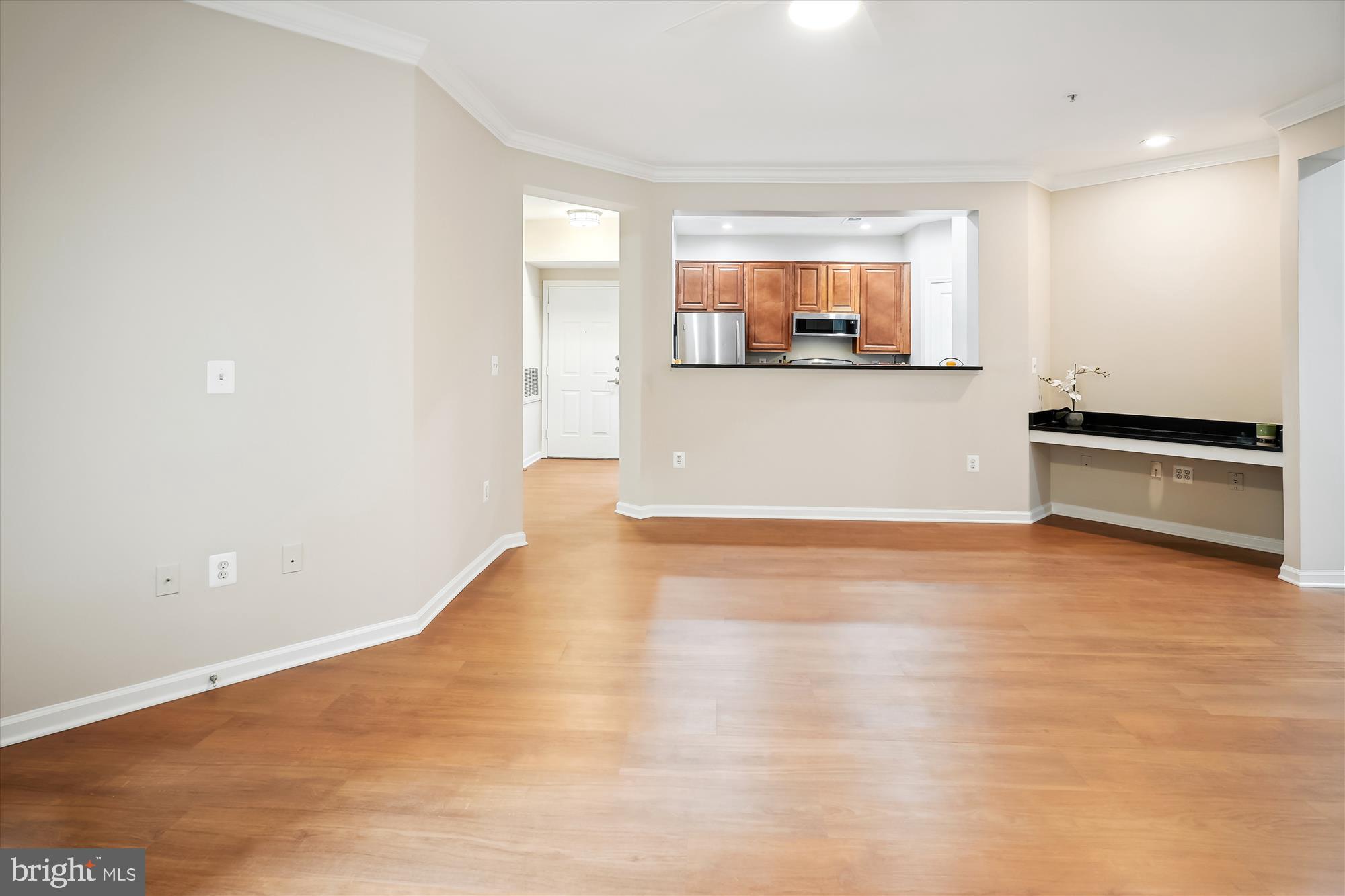 SAVOY AT RESTON TOWN CENTER - Residential