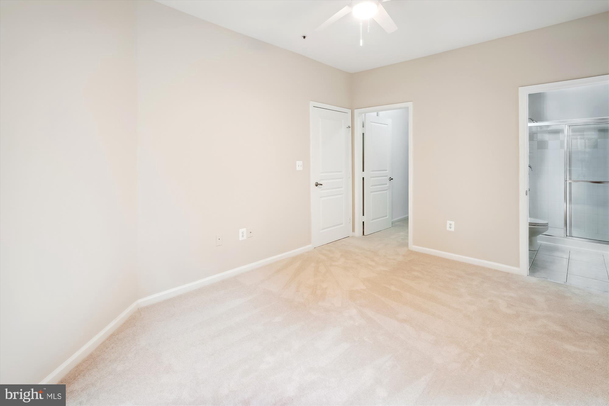 SAVOY AT RESTON TOWN CENTER - Residential