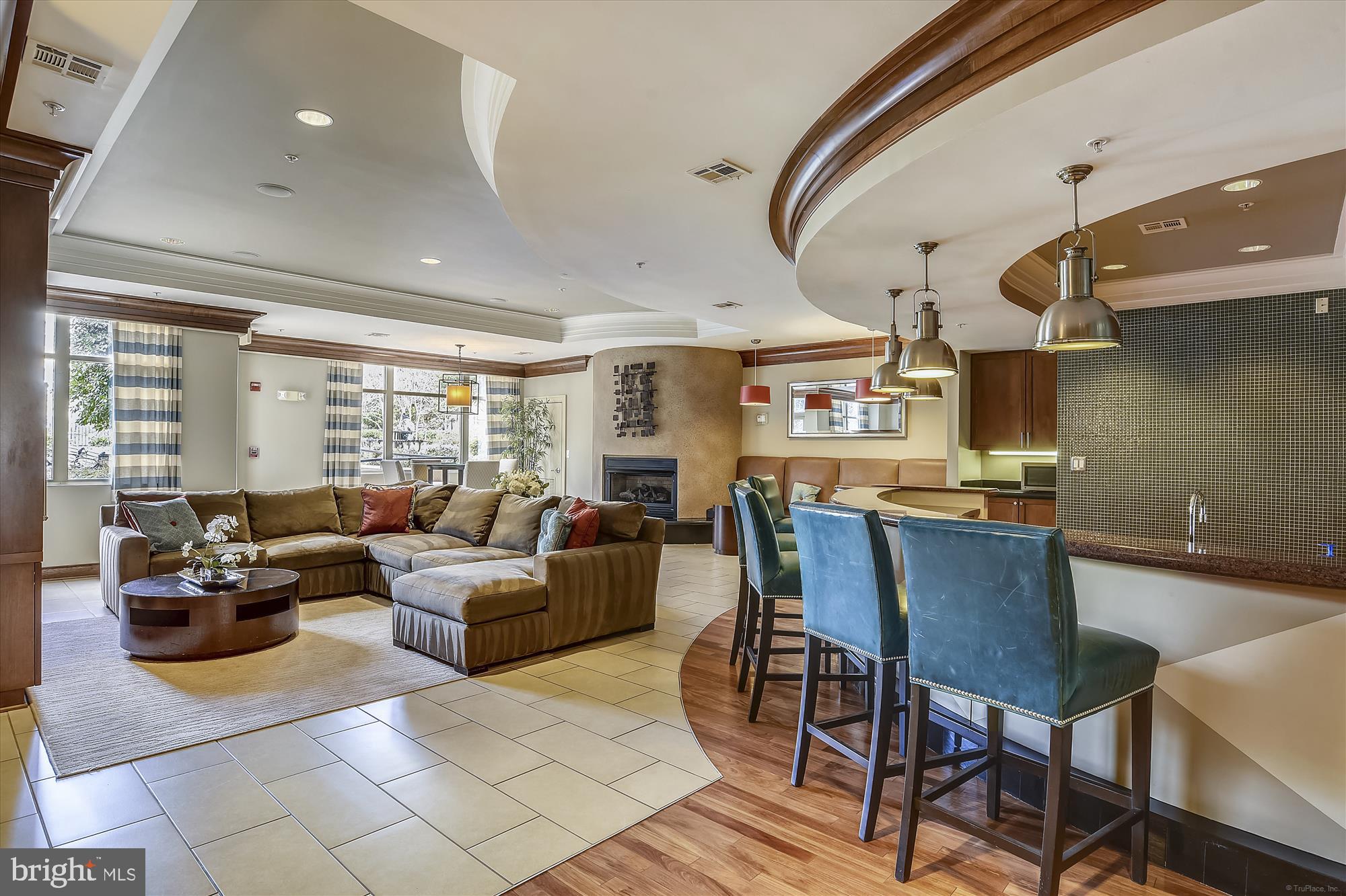 SAVOY AT RESTON TOWN CENTER - Residential