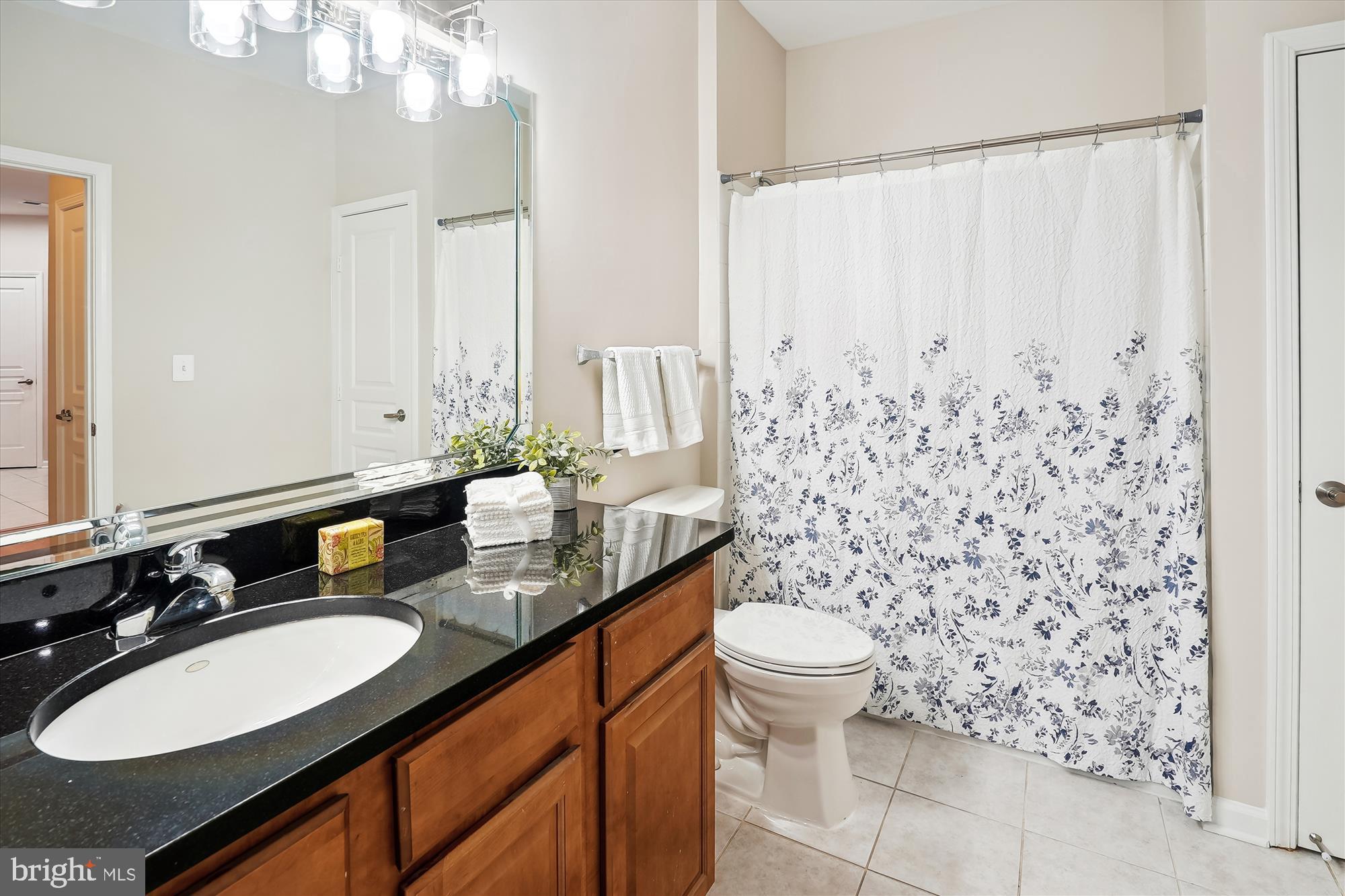 SAVOY AT RESTON TOWN CENTER - Residential