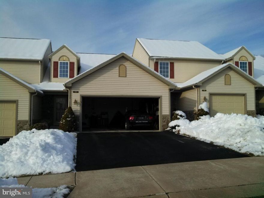 *MEADOWBROOK PLAN W/OPEN PLAN*2ND FL LOFT/DEN*1ST FL MASTER SUITE*FULLCONCRETE BSMT*2-CAR GARAGE