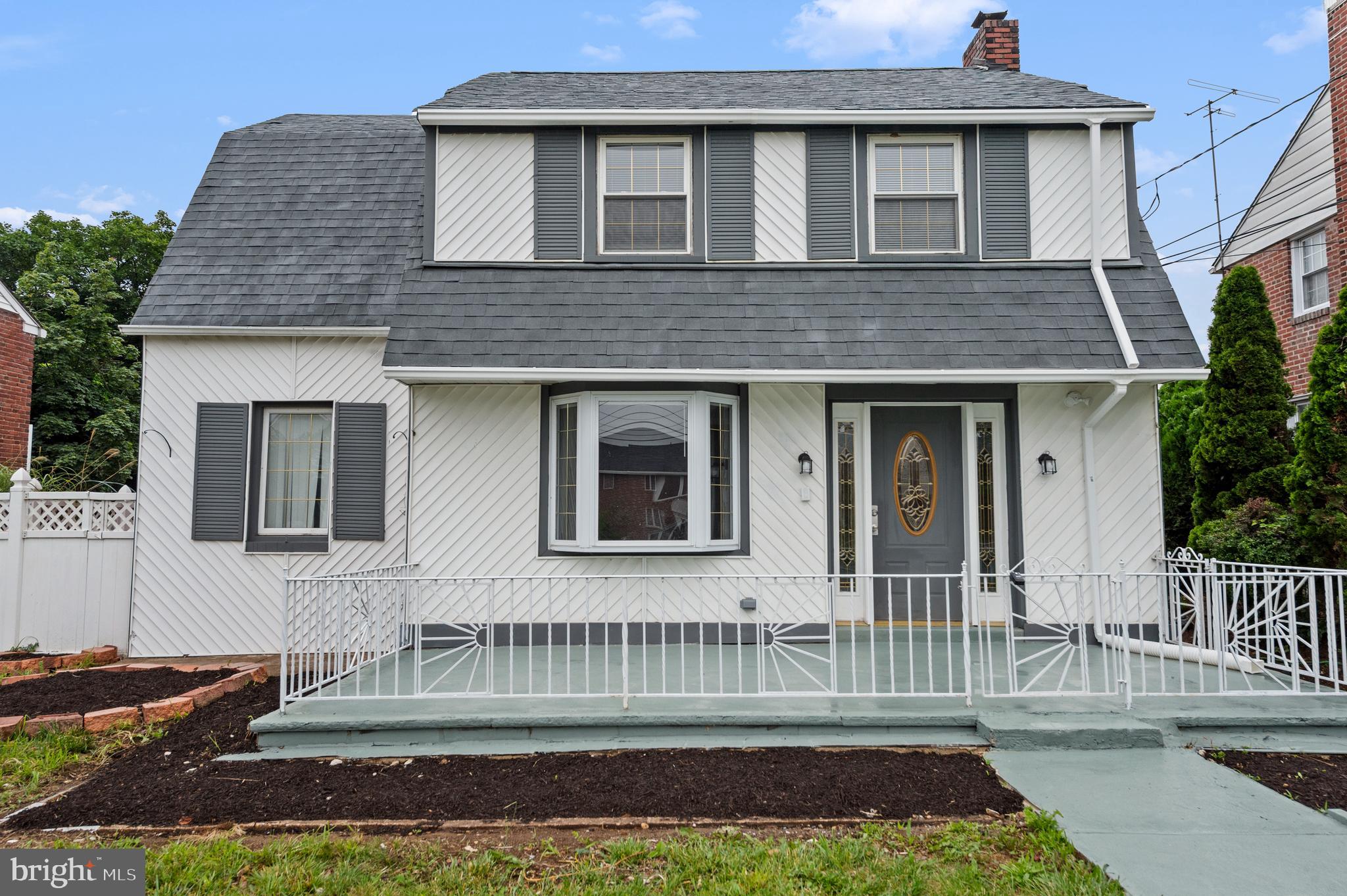 1112 SERRILL AVENUE