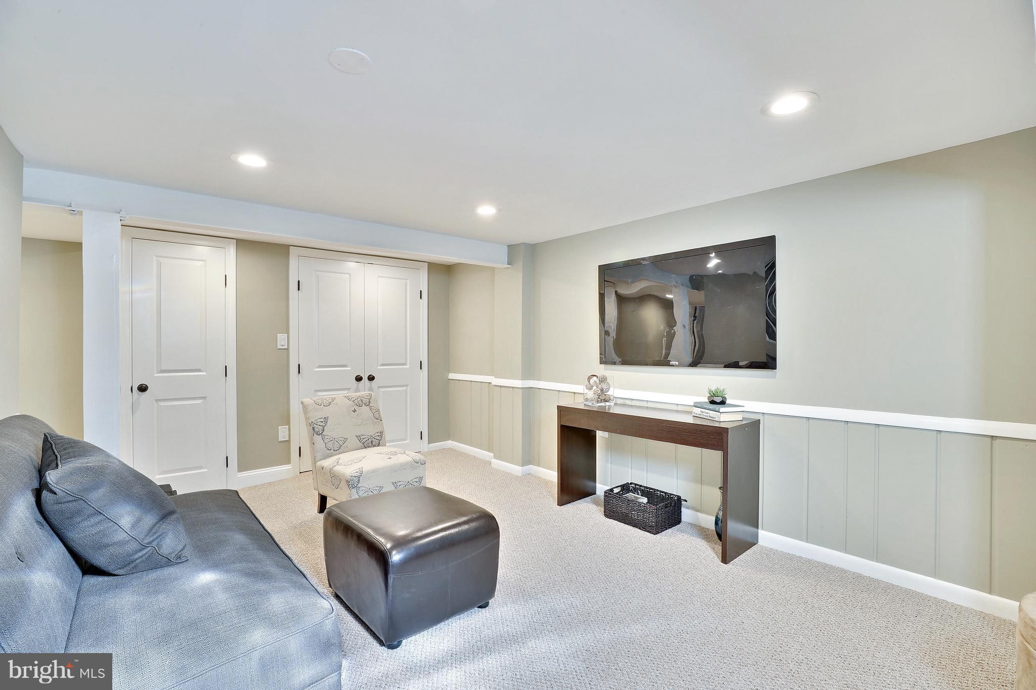 COUNTRY CLUB PARK - Residential