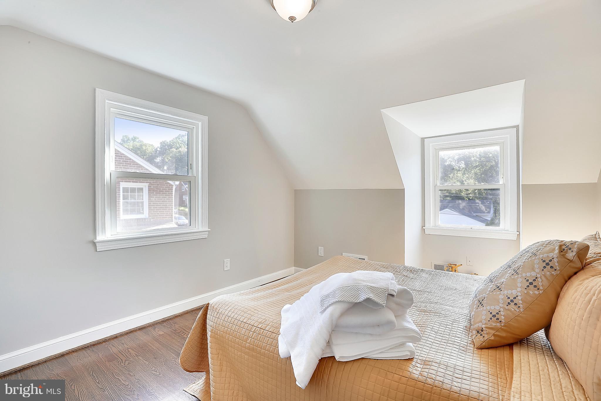 COUNTRY CLUB PARK - Residential