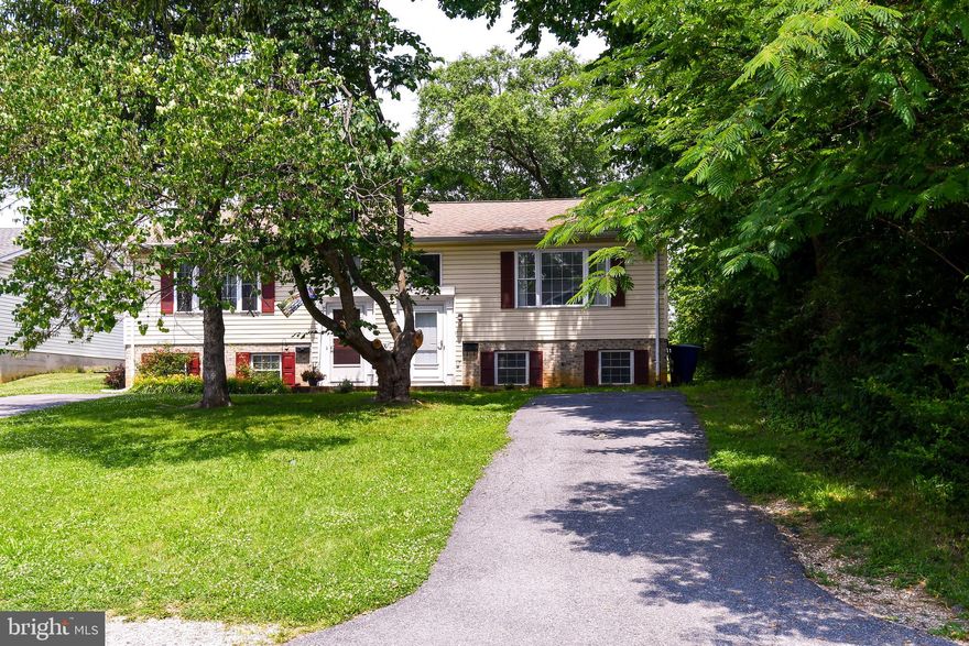 Move In Ready Duplex! Located Near Hospital, Close to Shopping, Restaurants, & Minutes To I66/I81 For
 Commuters! Buy Cheaper Than You Can Rent!  Lots Of Finished Sq. Ft. This home features: new carpet and paint, Large Kitchen, Partially Finished Basement Offers Bedroom/Family Room, & Full Bath w/Unlimited Possibilities! Additional Unfinished Sq. Ft., For Future Finish, Laundry Area. Rear Deck, Large Level Yard.