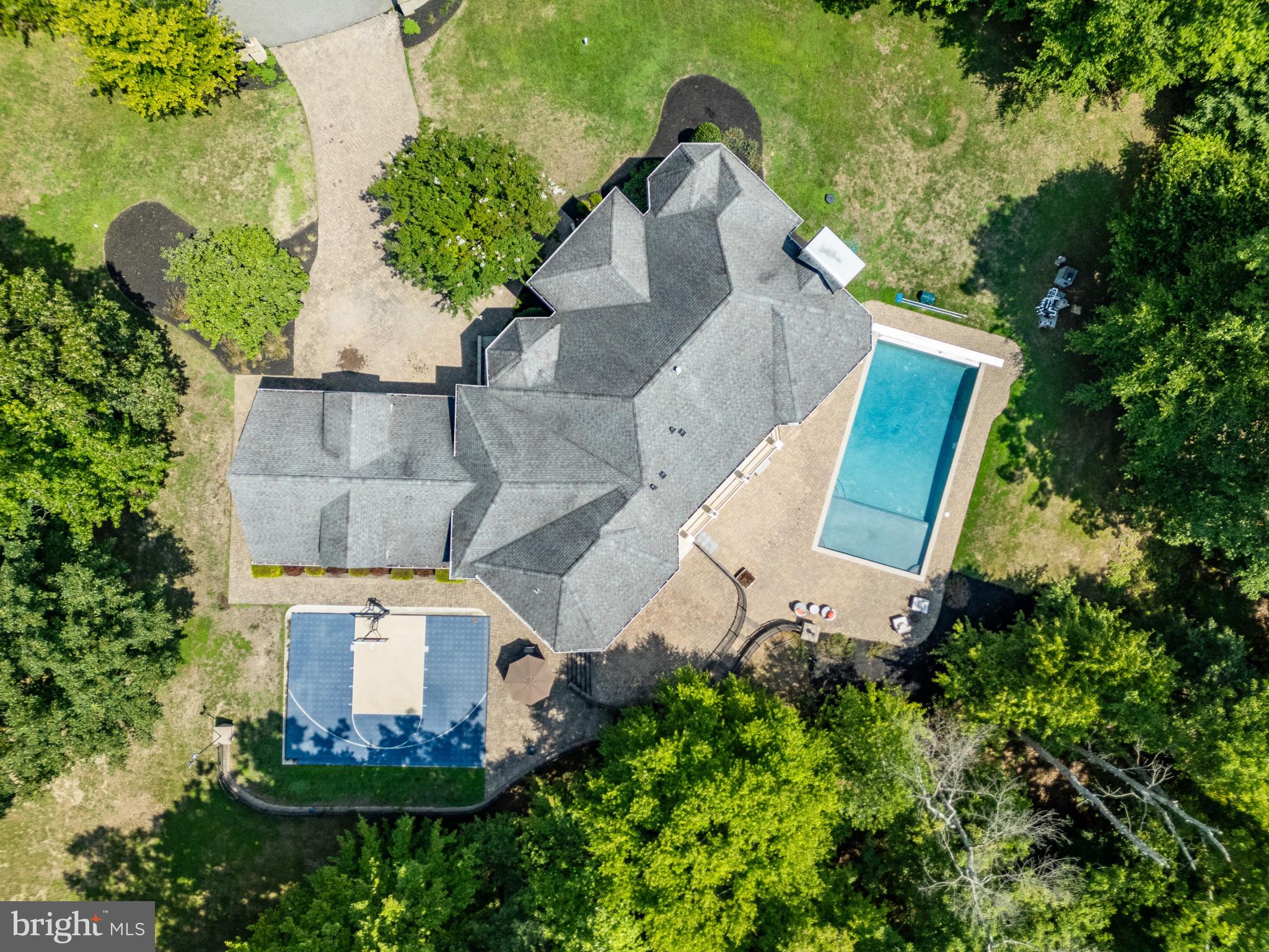 WINDSOR ESTATES - Residential