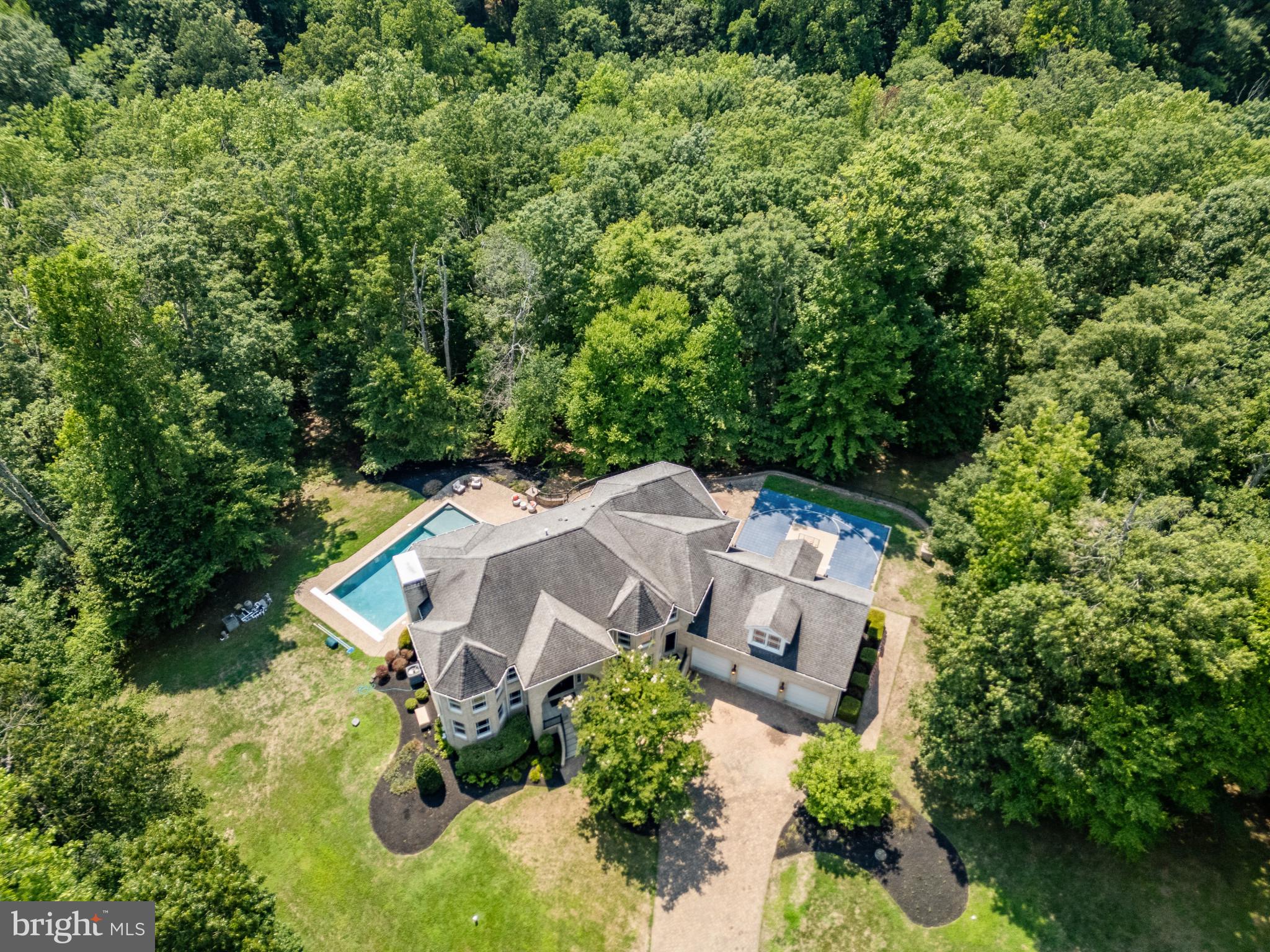 WINDSOR ESTATES - Residential