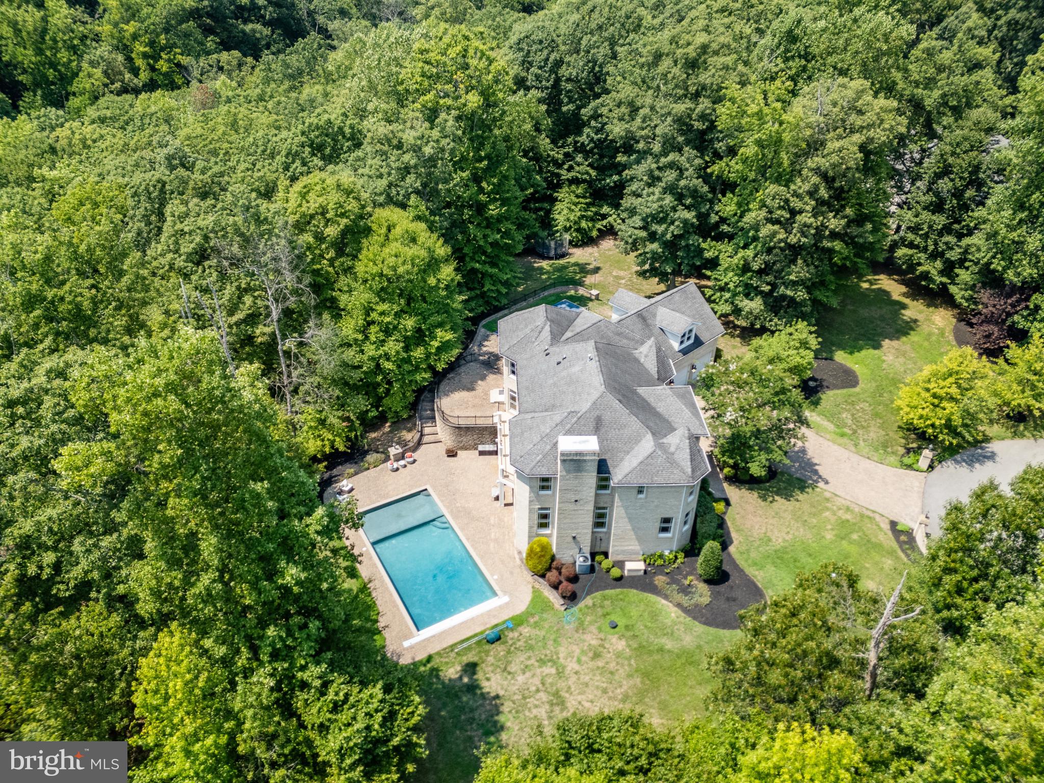 WINDSOR ESTATES - Residential