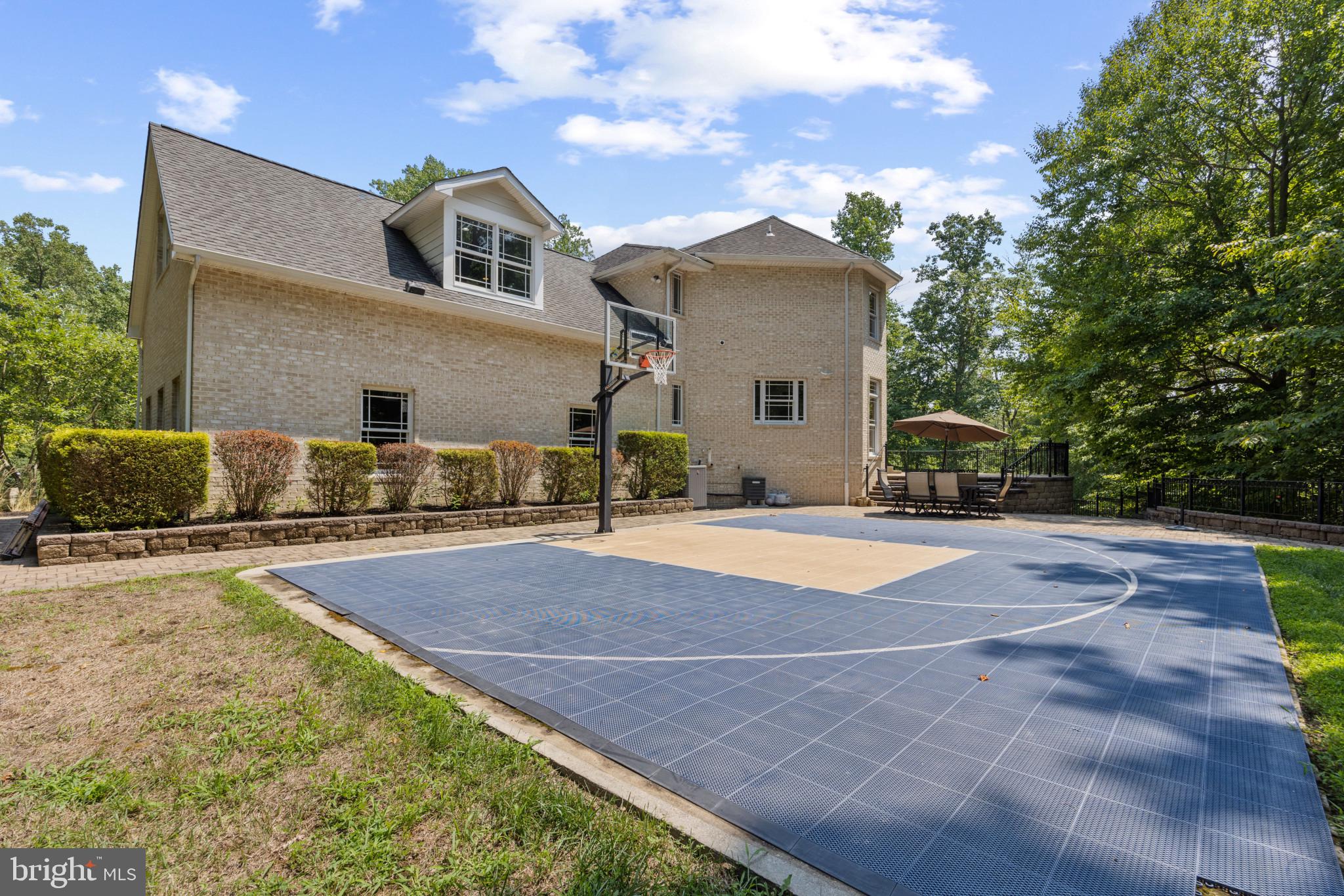 WINDSOR ESTATES - Residential