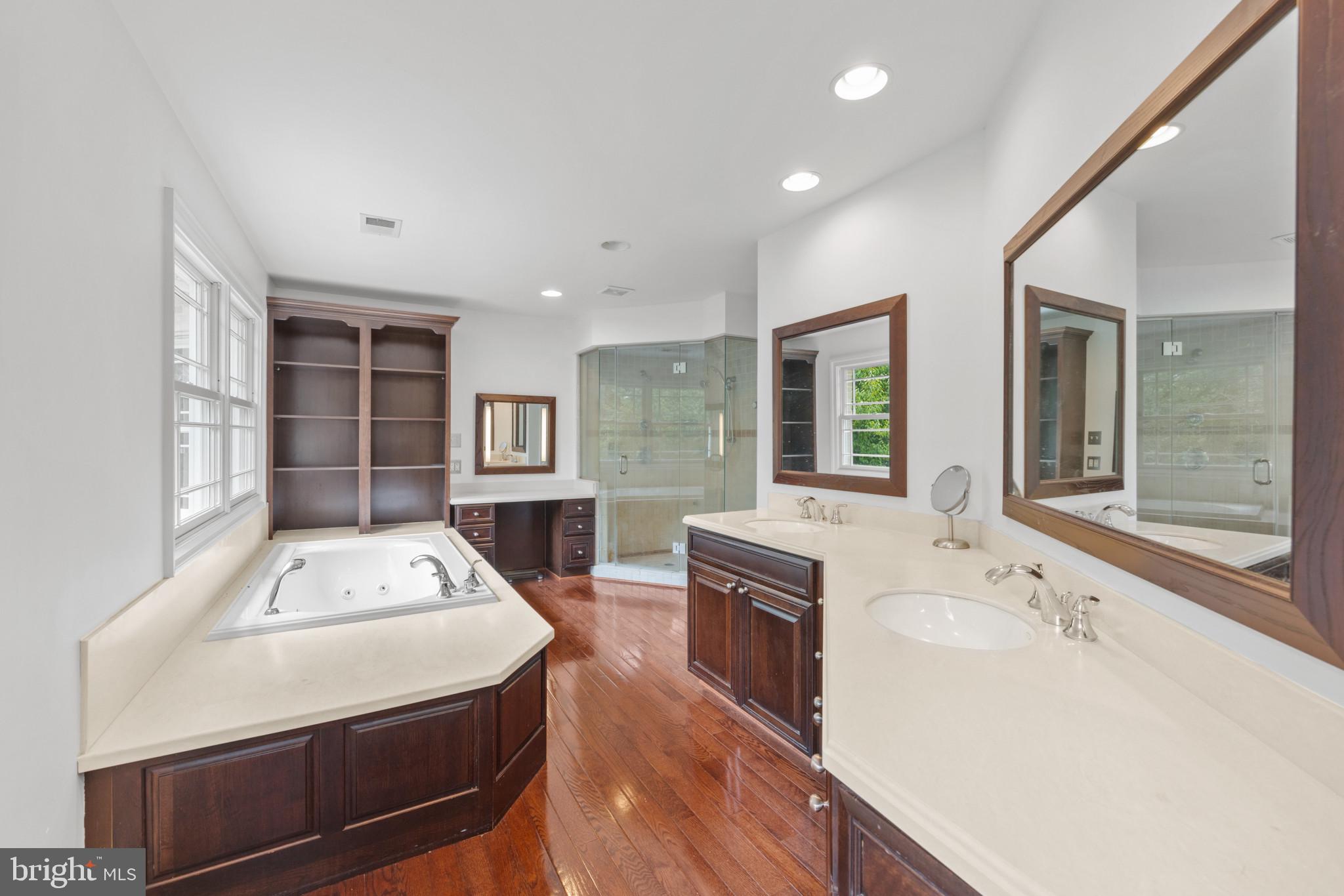 WINDSOR ESTATES - Residential