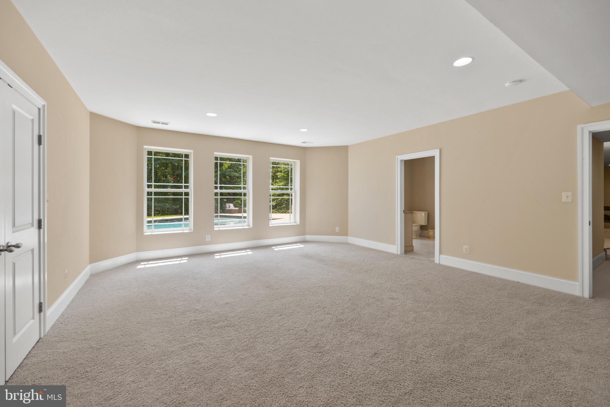 WINDSOR ESTATES - Residential