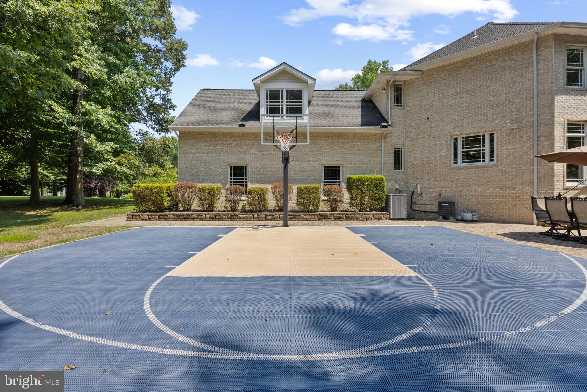 WINDSOR ESTATES - Residential