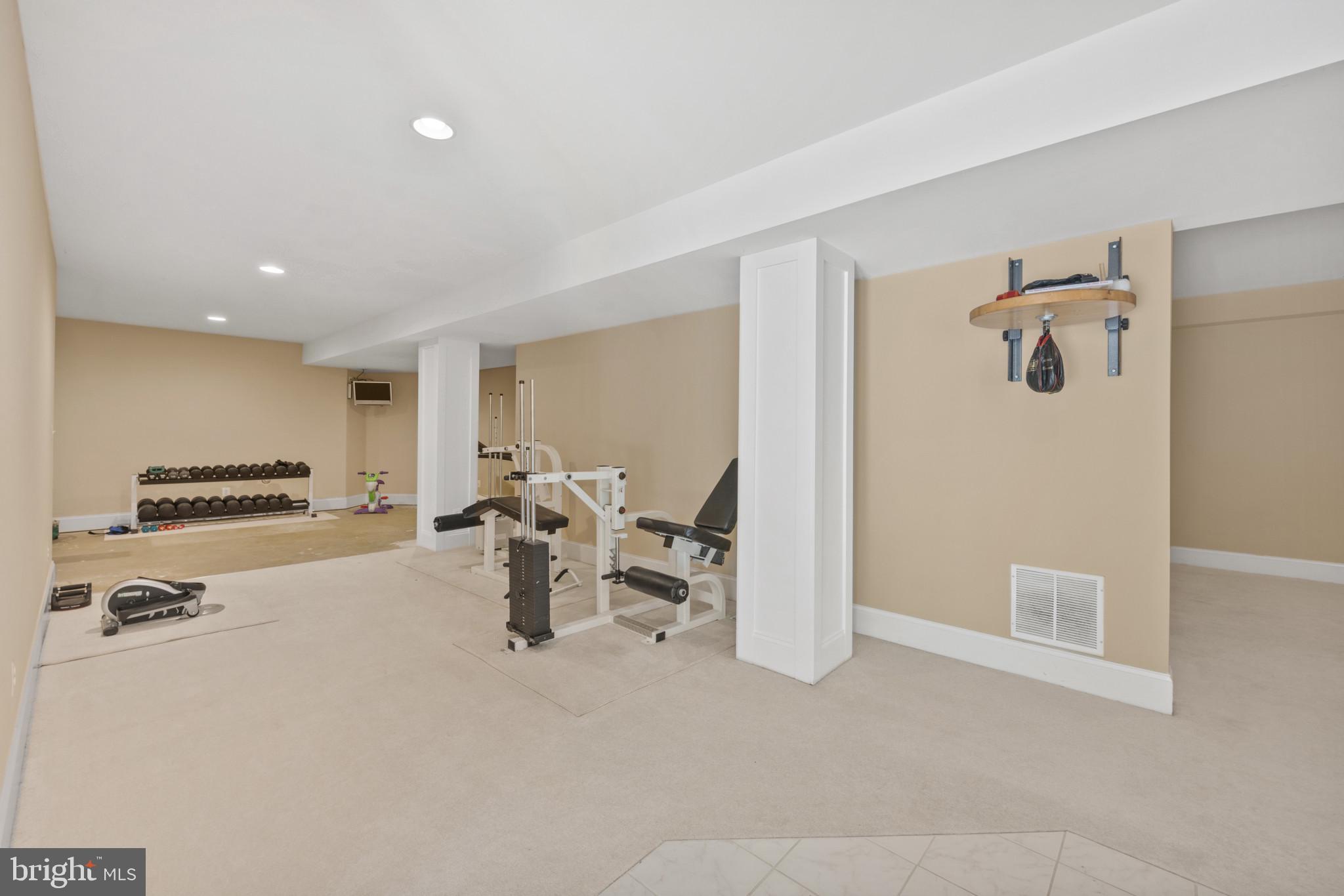 WINDSOR ESTATES - Residential