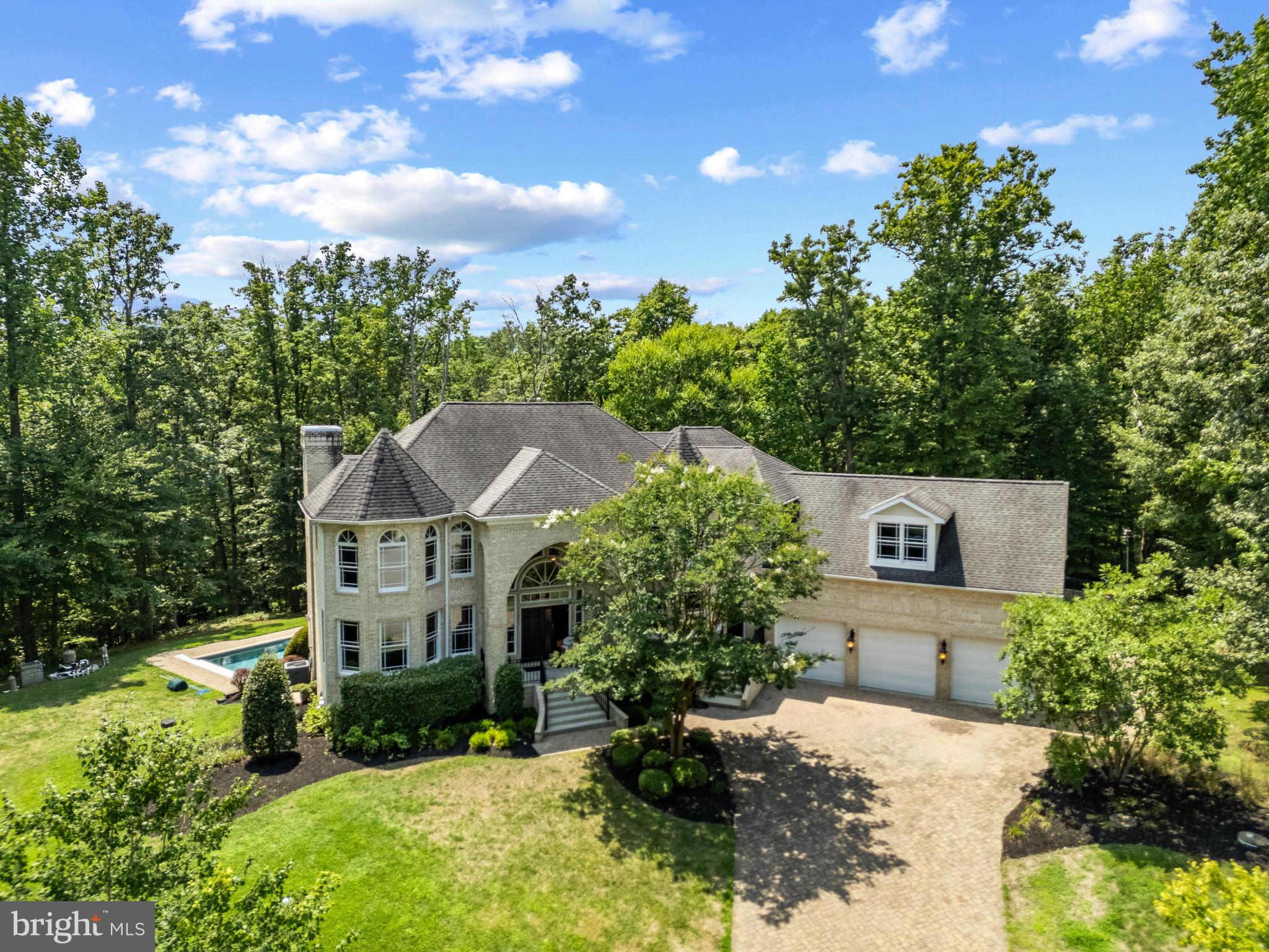 WINDSOR ESTATES - Residential