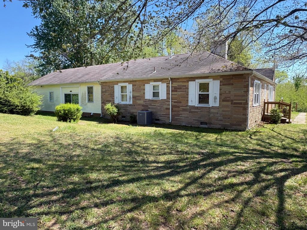 Photo of 13024 Historyland Hwy, WARSAW, VA 22572 (MLS # VARV2000622)