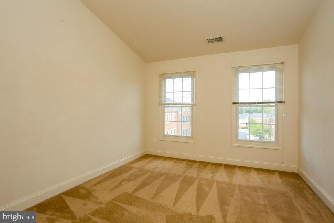 LORTON VALLEY NORTH - Residential Lease