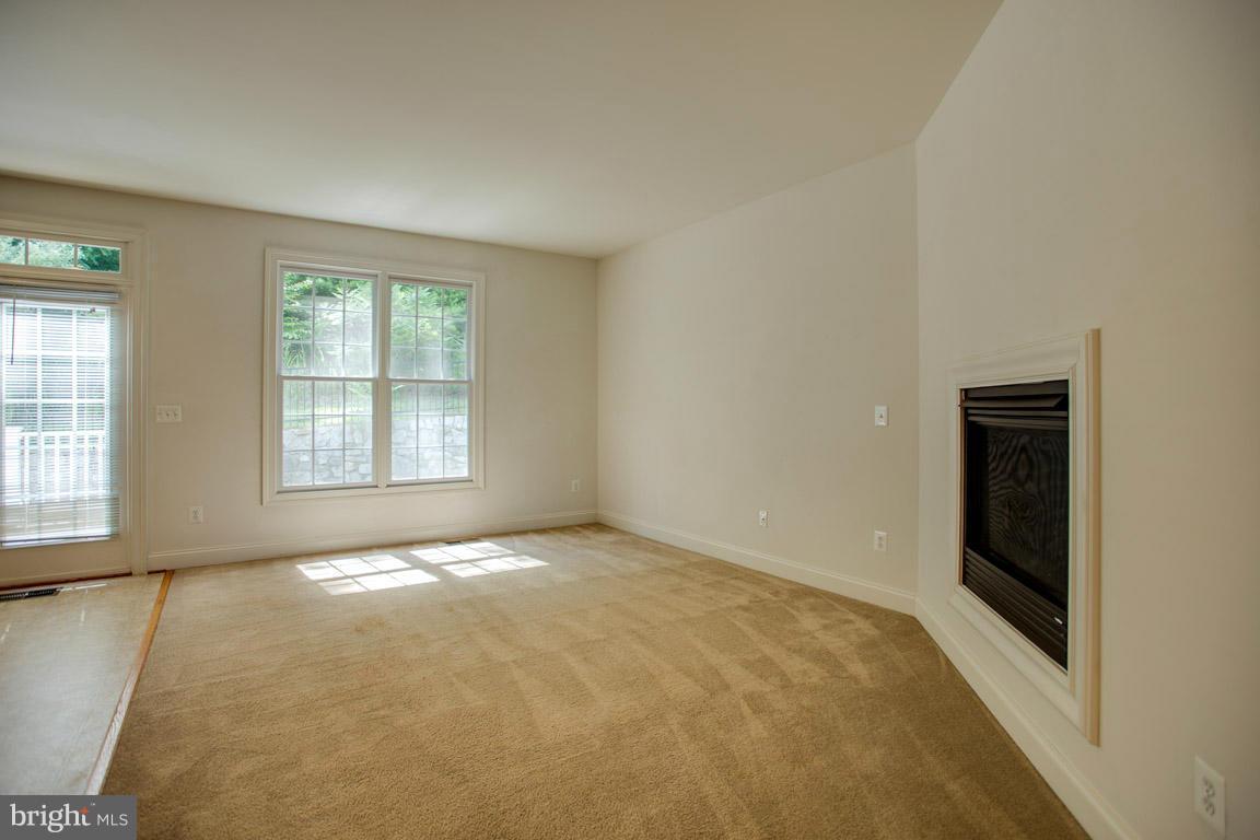 LORTON VALLEY NORTH - Residential Lease