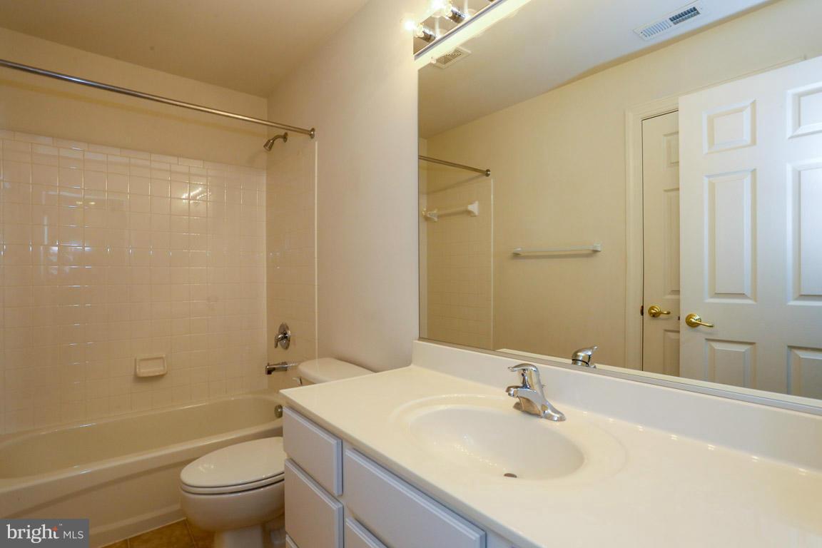 LORTON VALLEY NORTH - Residential Lease