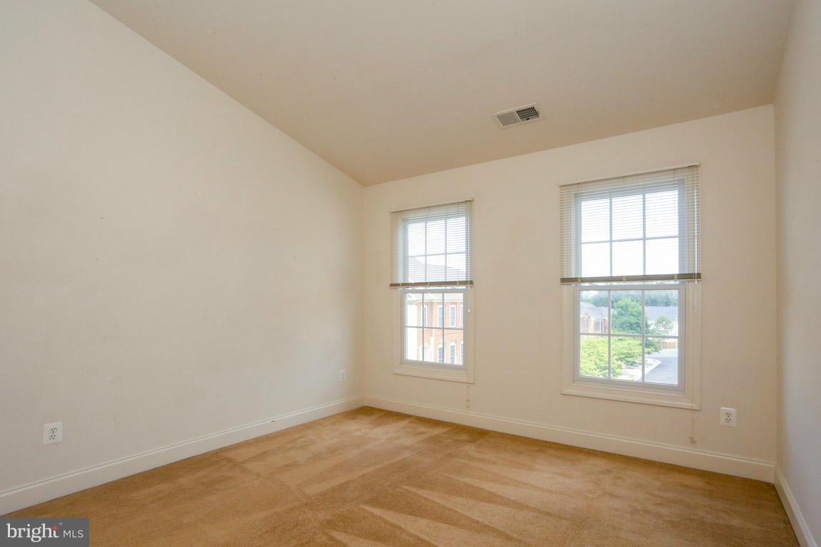 LORTON VALLEY NORTH - Residential Lease