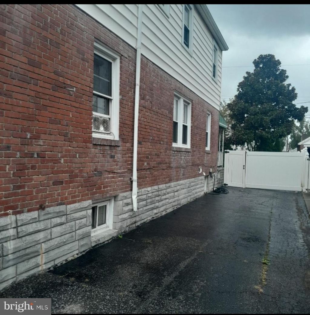 Photo of 6714 Boston Avenue, BALTIMORE, MD 21222 (MLS # MDBA2187068)