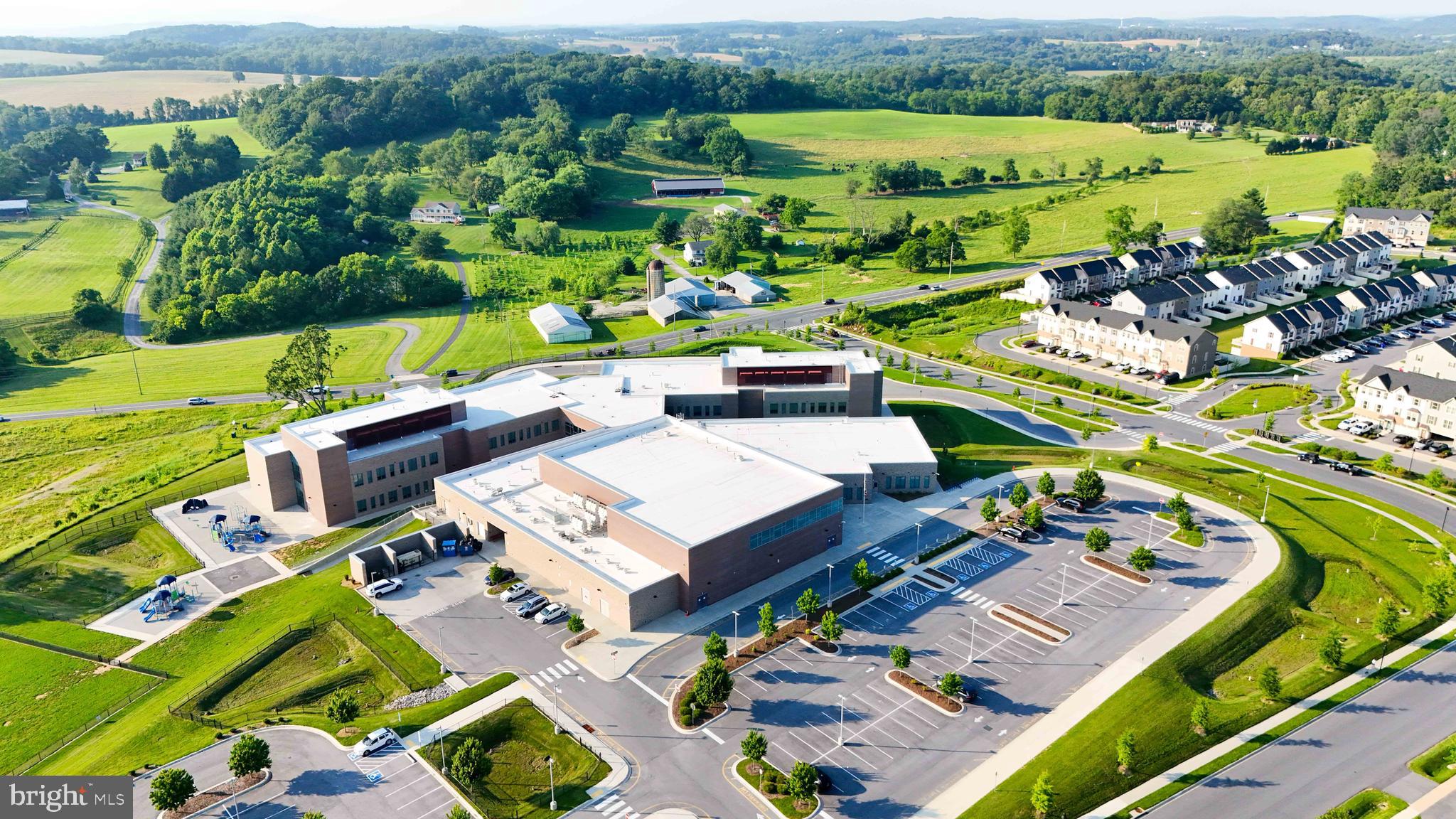 LAKE LINGANORE - Residential