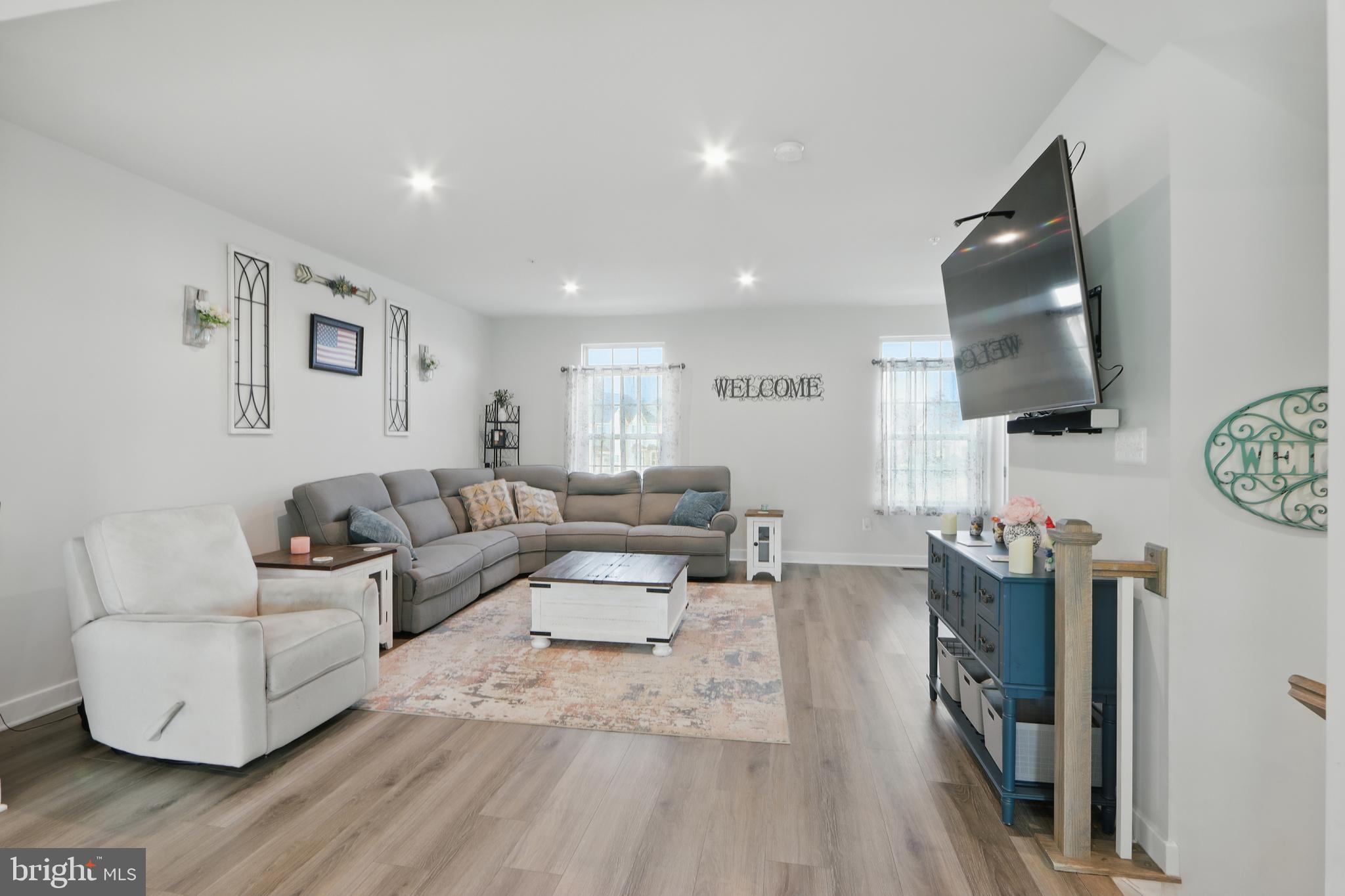 LAKE LINGANORE - Residential