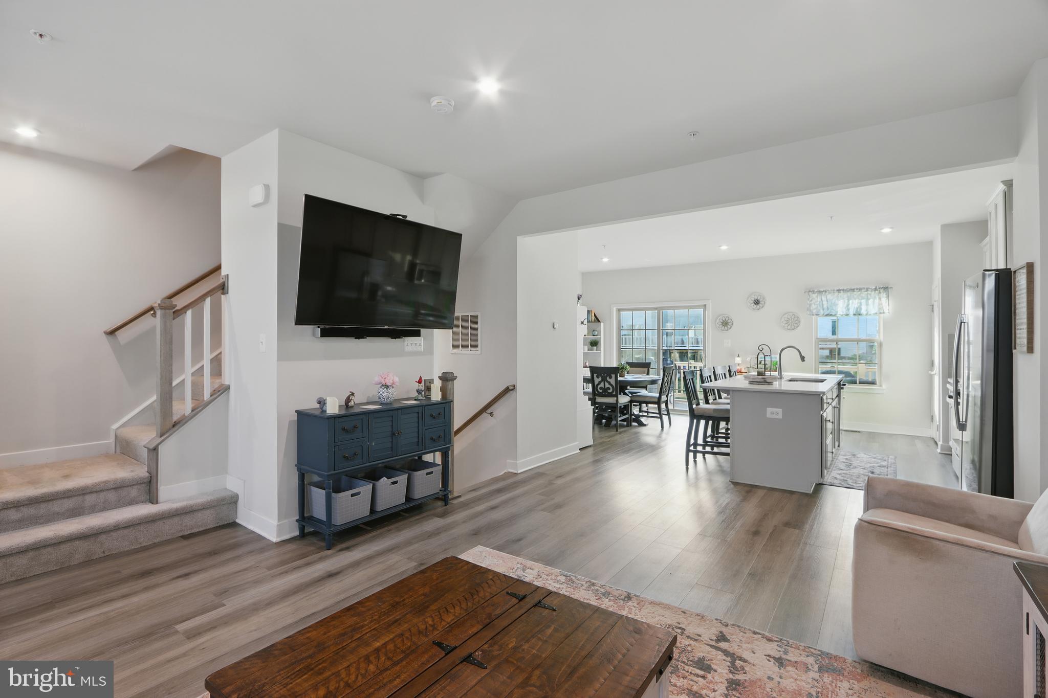 LAKE LINGANORE - Residential