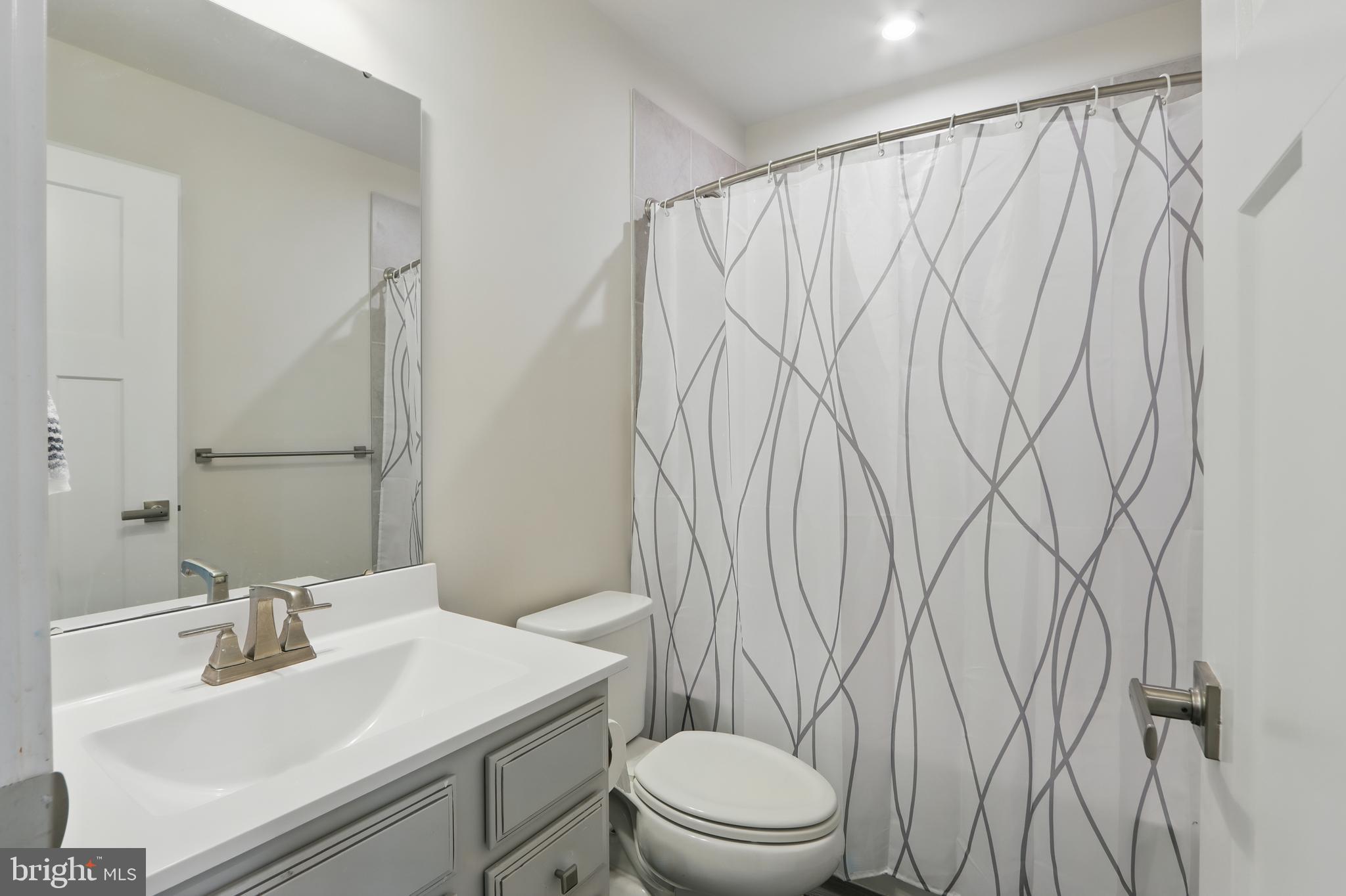 LAKE LINGANORE - Residential