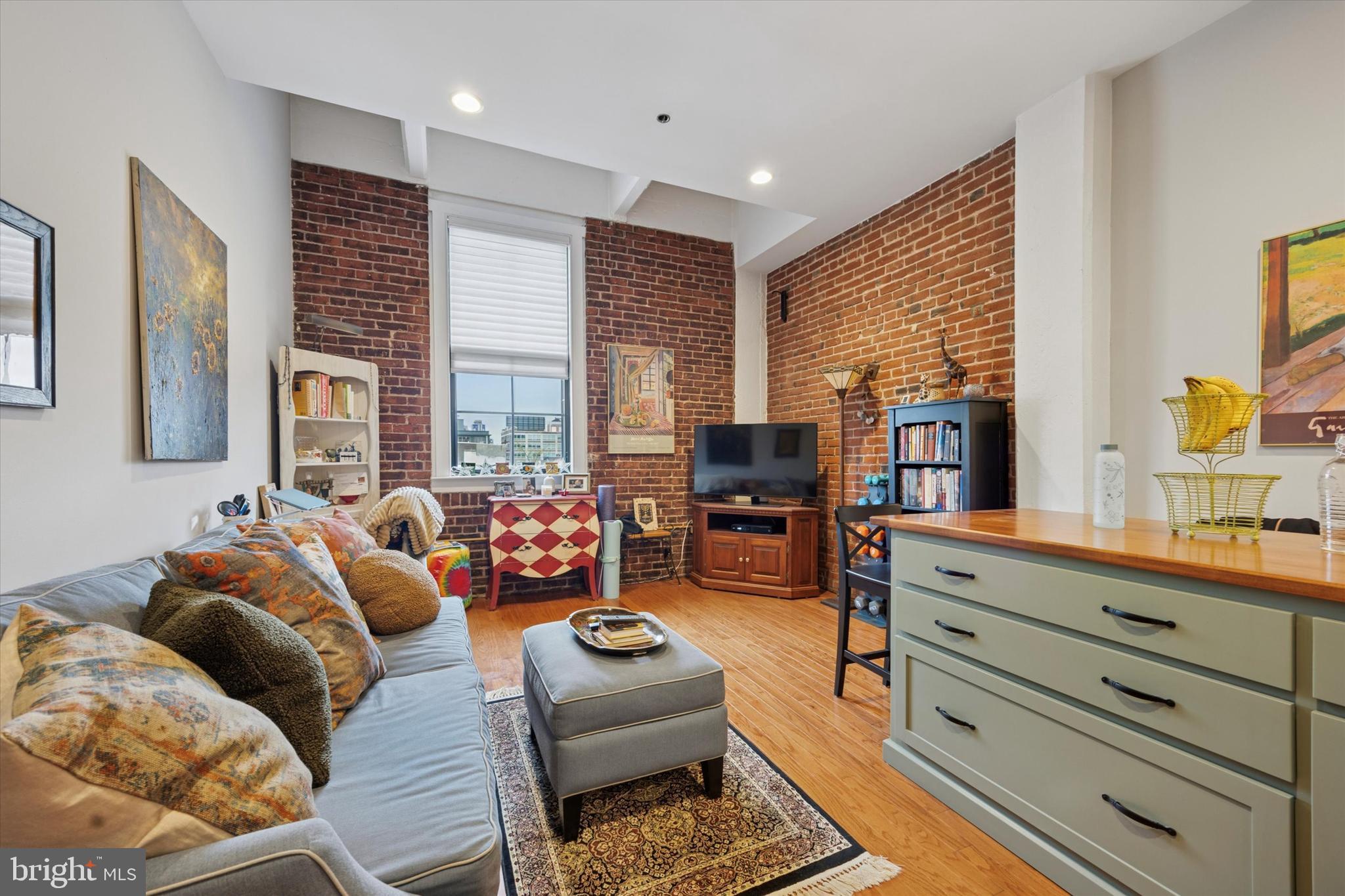 315 NEW STREET 417