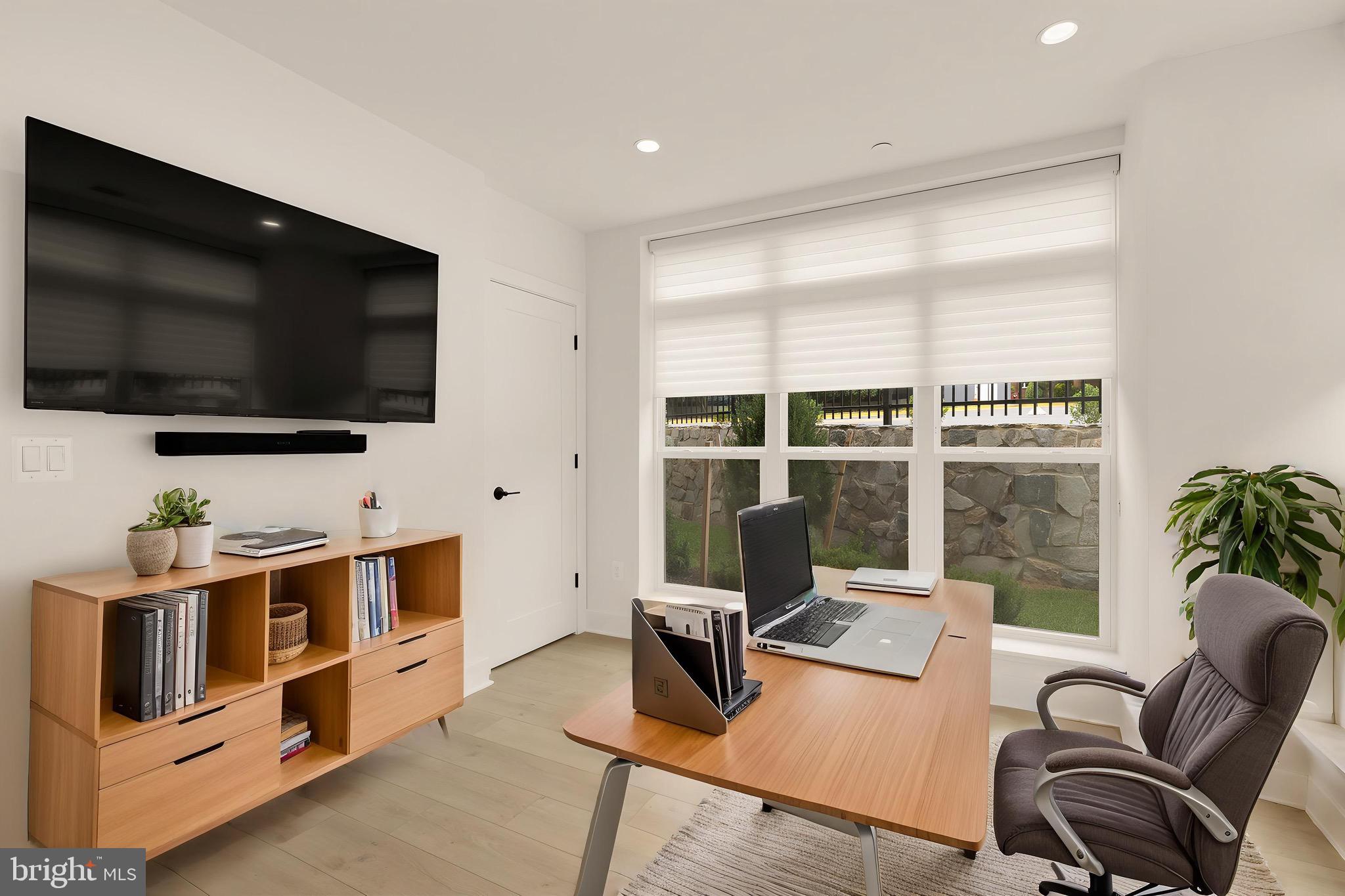 5530 TOPAZ LANE