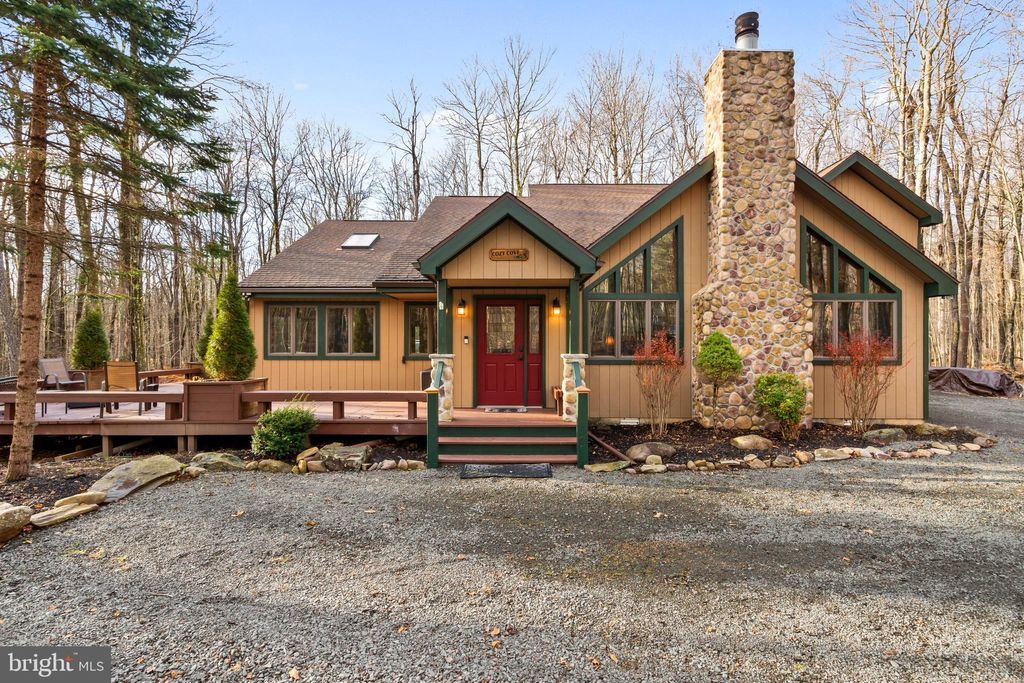Photo of 140 Boones Trail, POCONO PINES, PA 18350 (MLS # PAMR2005874)
