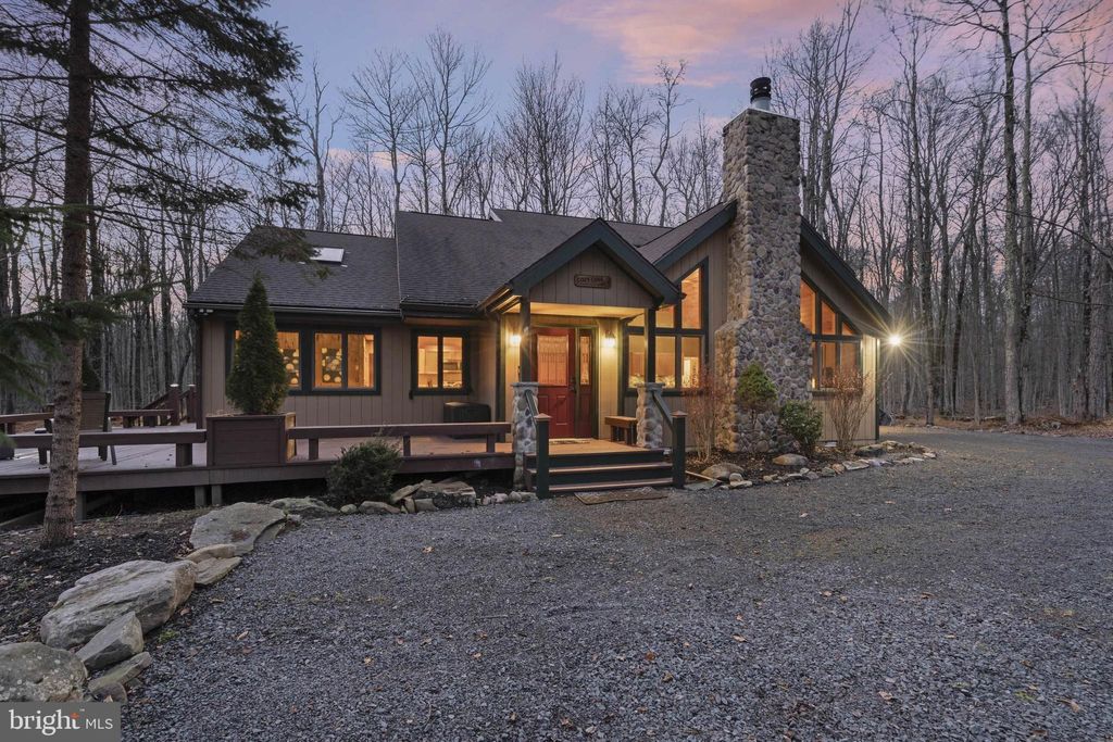 Photo of 140 Boones Trail, POCONO PINES, PA 18350 (MLS # PAMR2005874)