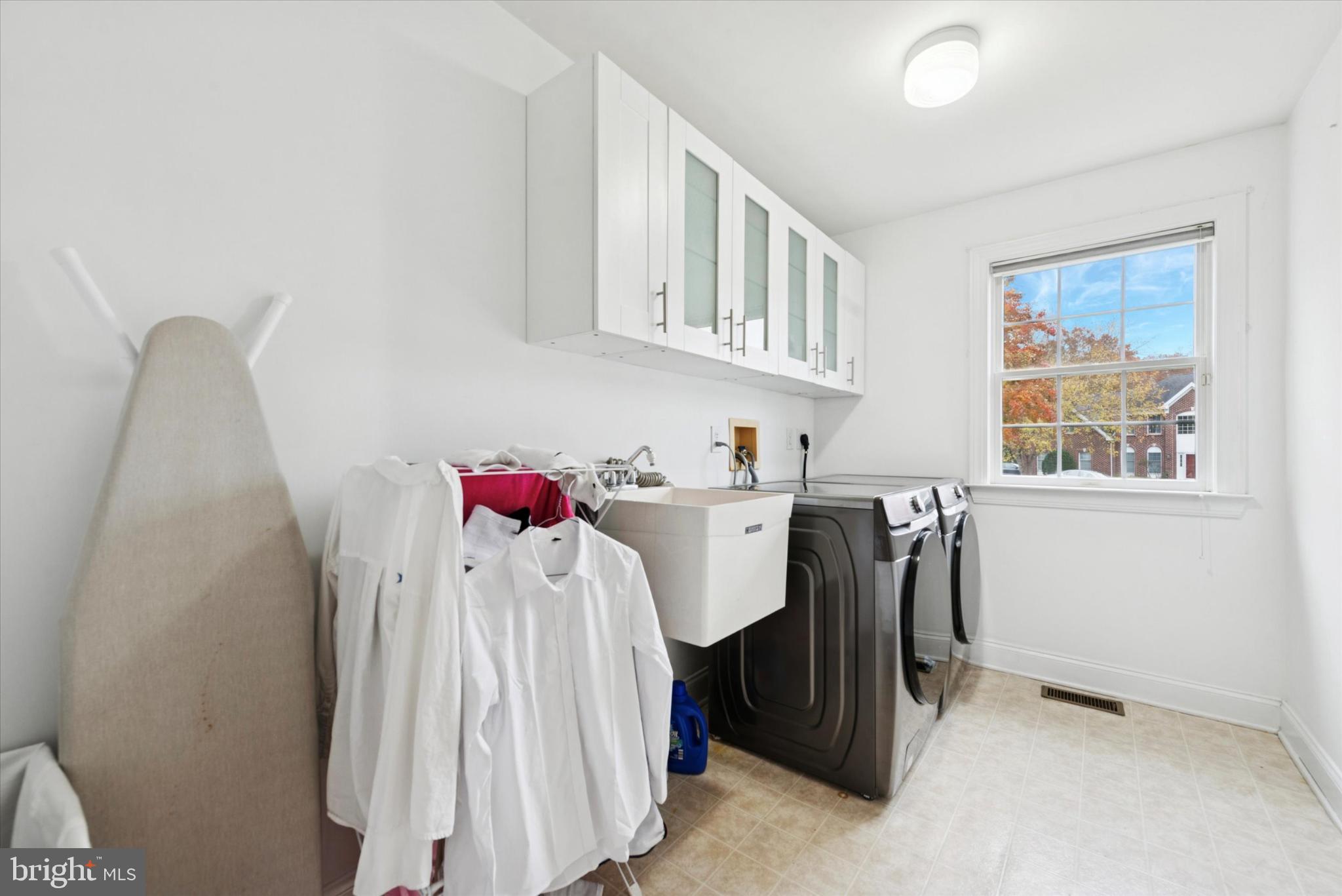 RESERVE AT EAGLE - Residential Lease