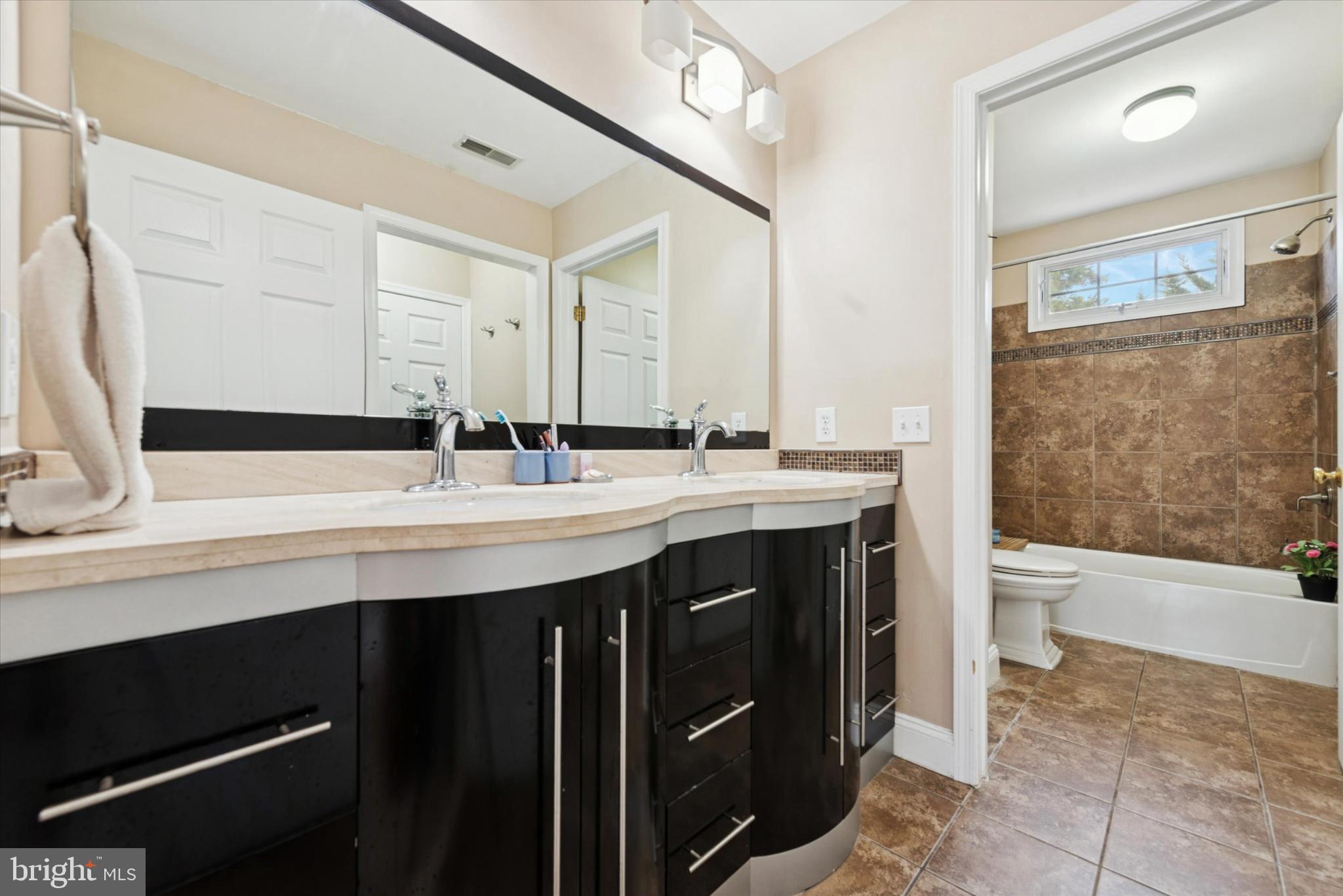 RESERVE AT EAGLE - Residential Lease