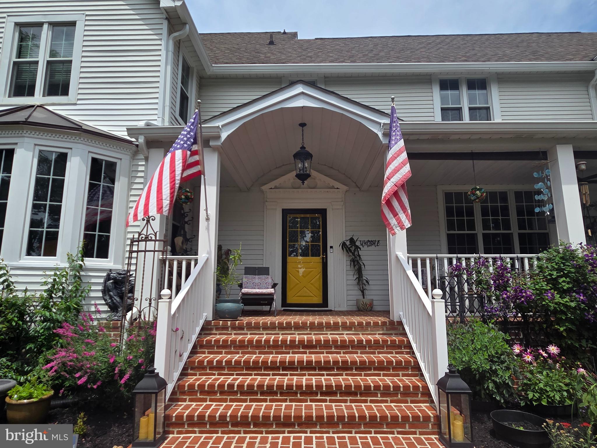 613 ROLAND AVENUE