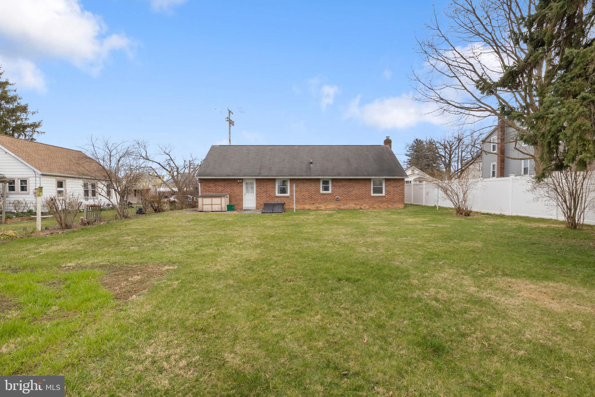 WALNUT STREET - Residential