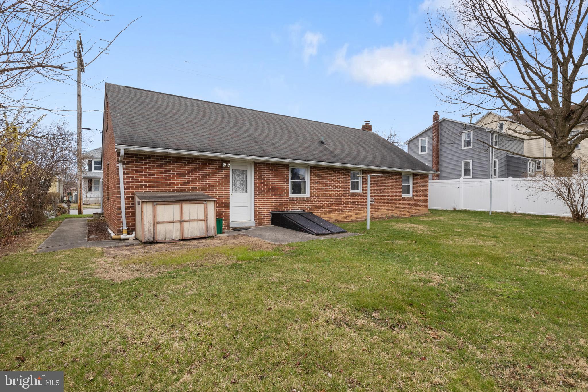 WALNUT STREET - Residential