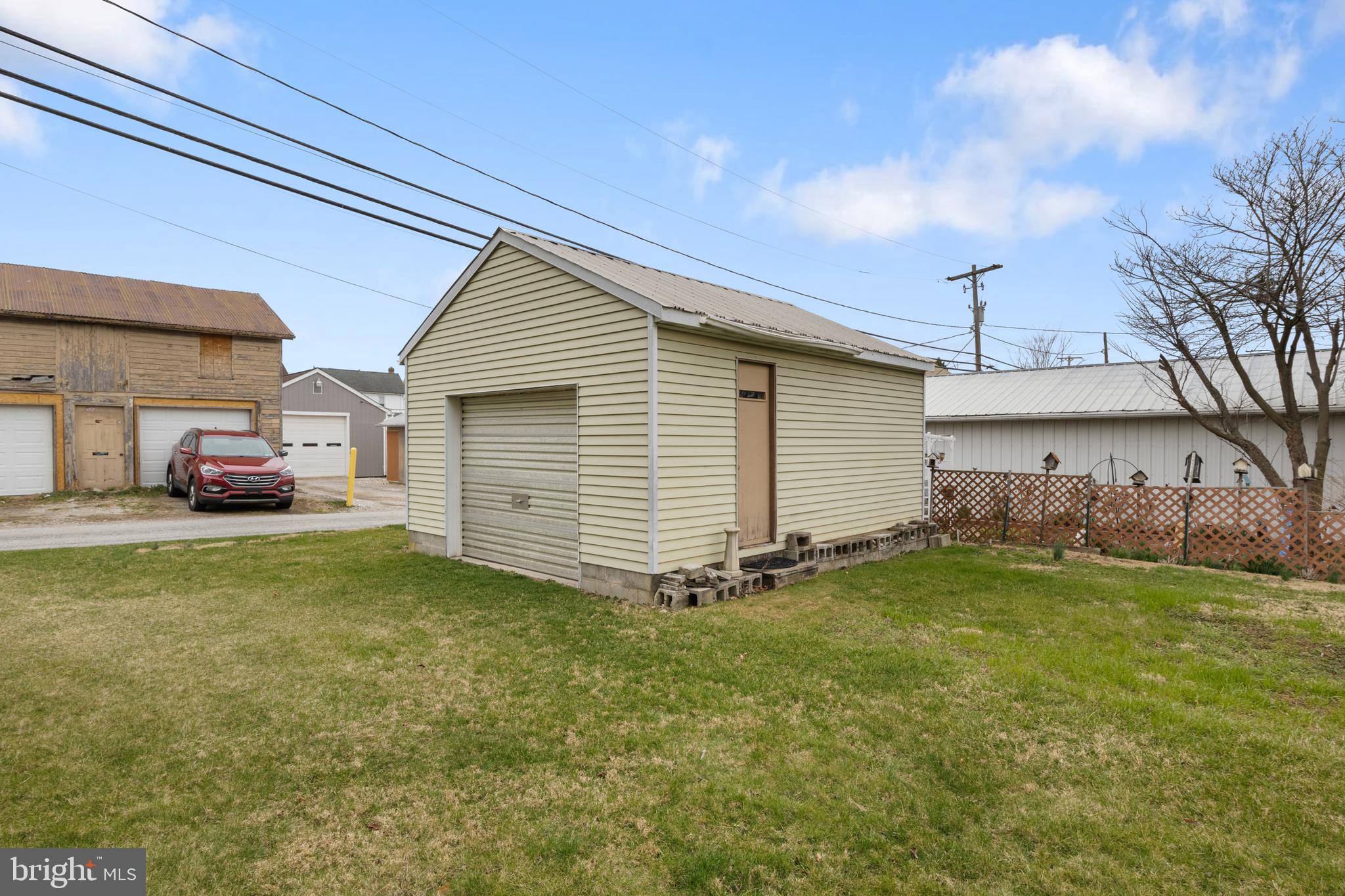 WALNUT STREET - Residential