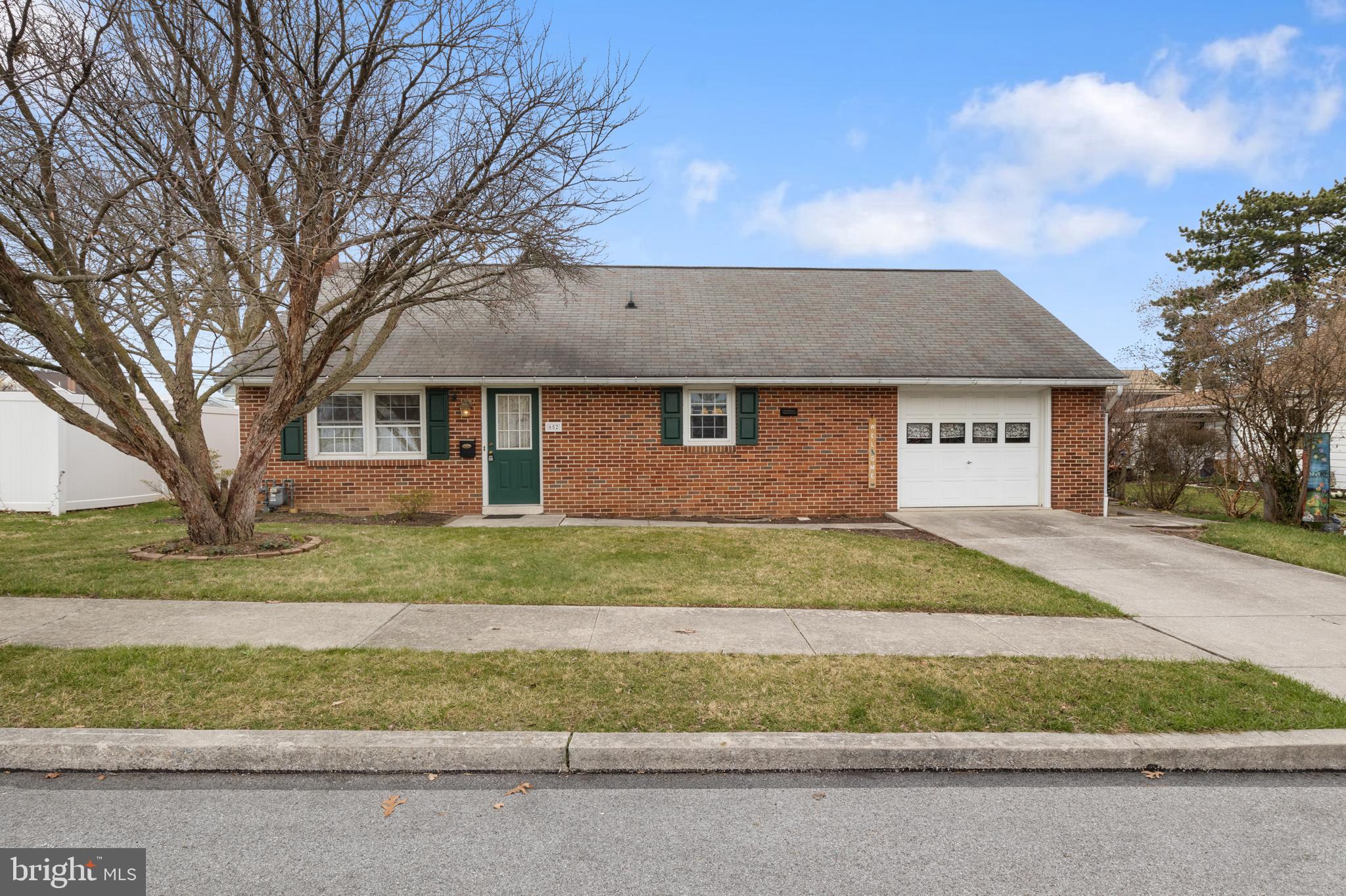 WALNUT STREET - Residential