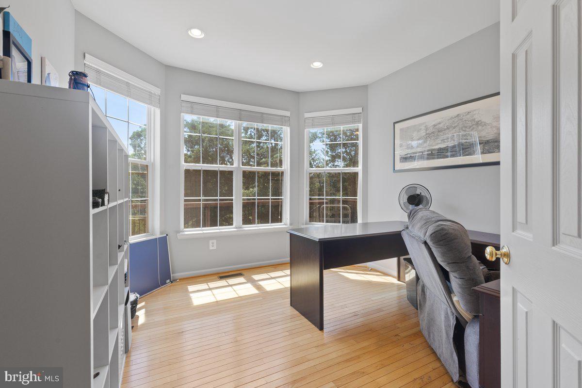 SUMNER LAKE - Residential