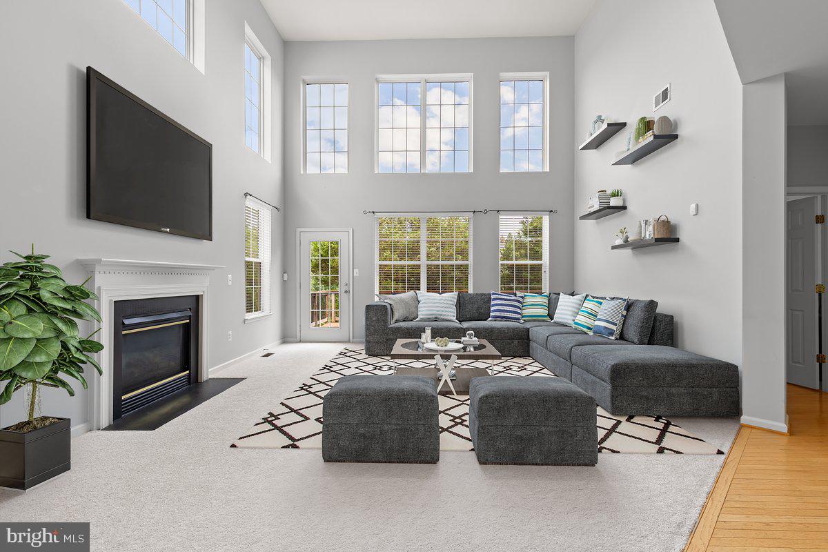 8341 TILLETT LOOP