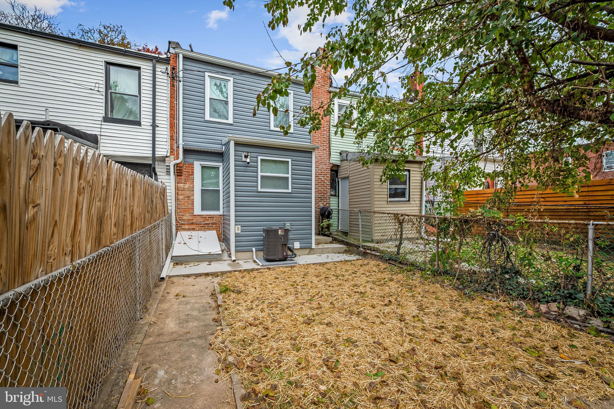 EAST BALTIMORE MIDWAY - Residential