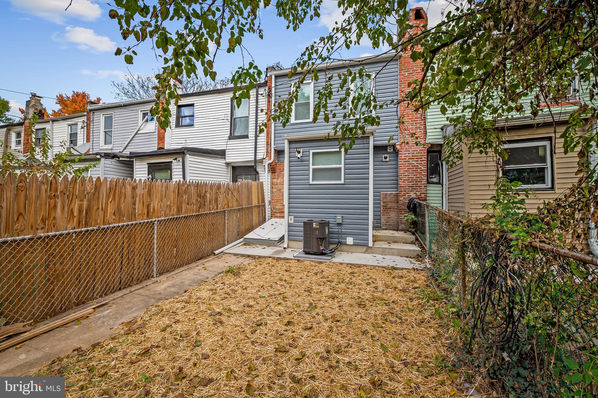 EAST BALTIMORE MIDWAY - Residential